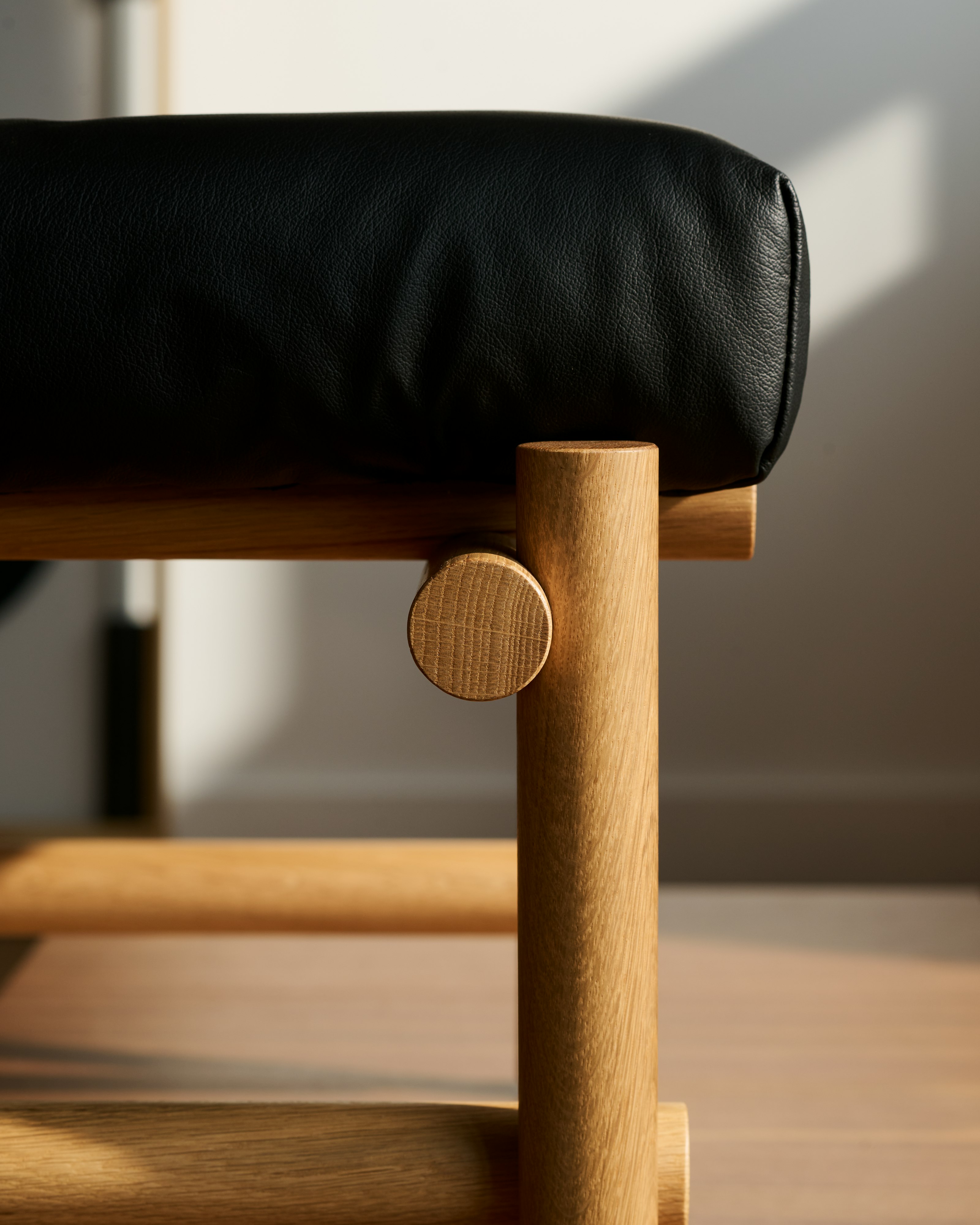 Jonathan Muecke Studio and Muecke details