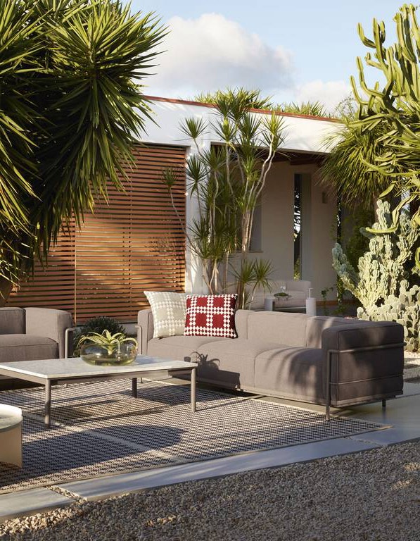 LC Outdoor Sofa