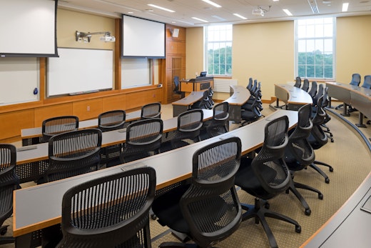 Wake Forest University School of Business: Farrell Hall Knoll Project Case Study