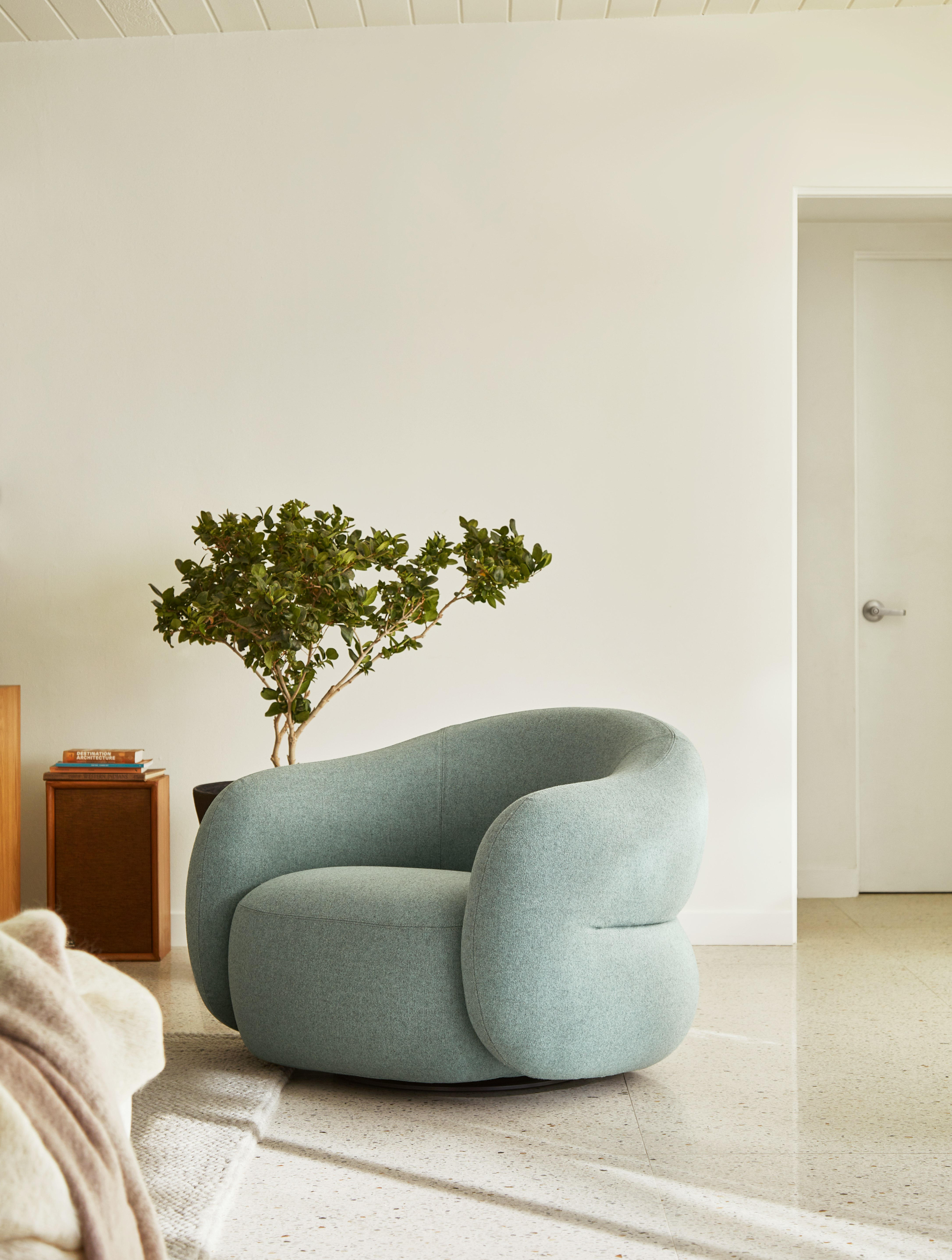 Soffi Swivel Chair