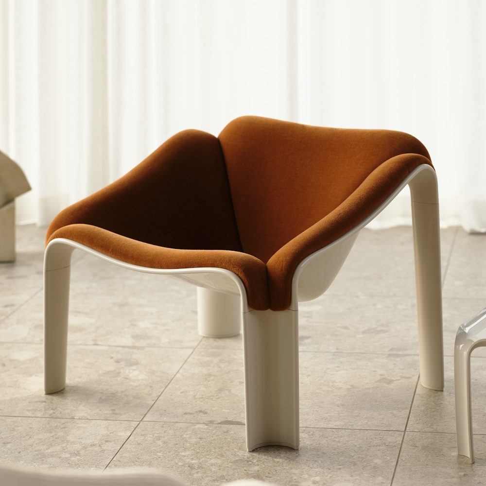 F300 Lounge Chair
