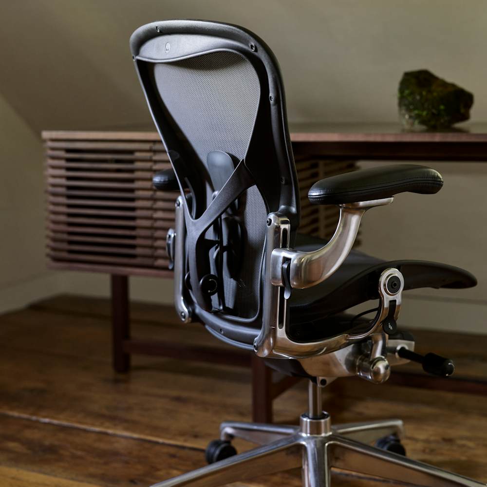 Aeron Chair at Line Desk