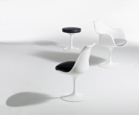 Eero Saarinen Pedestal Collection Tulip Stool Tulip Armchair Tulip Armless Chair