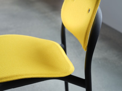 Iquo Collection Armless Chair