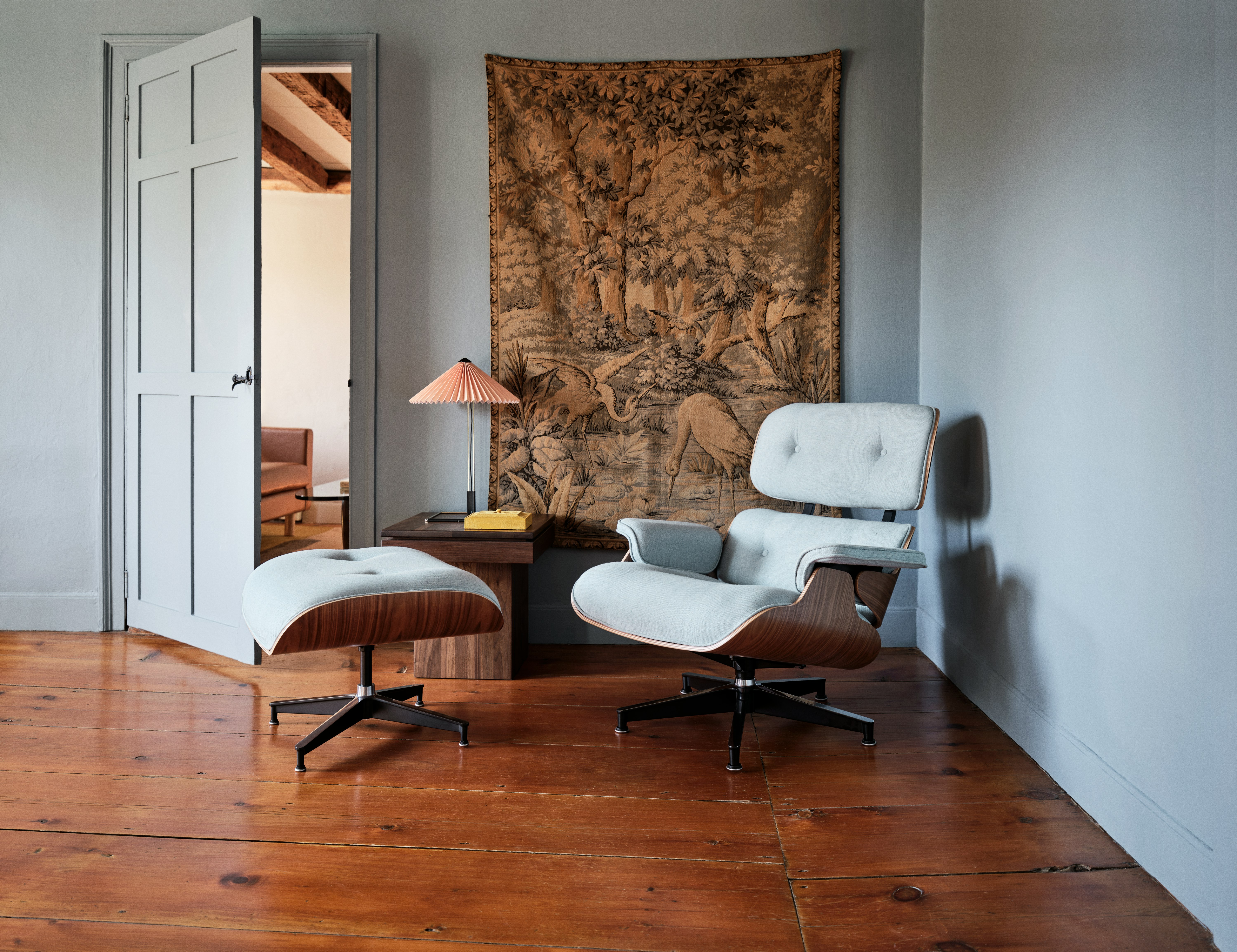 Lounge Chairs + Armchairs