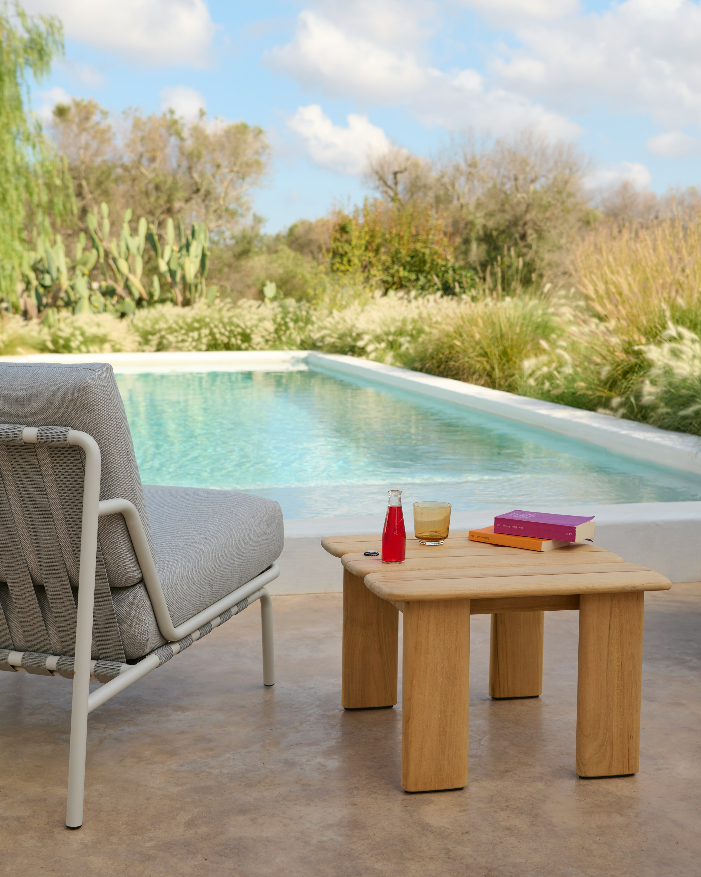 Assemble Outdoor Side Table