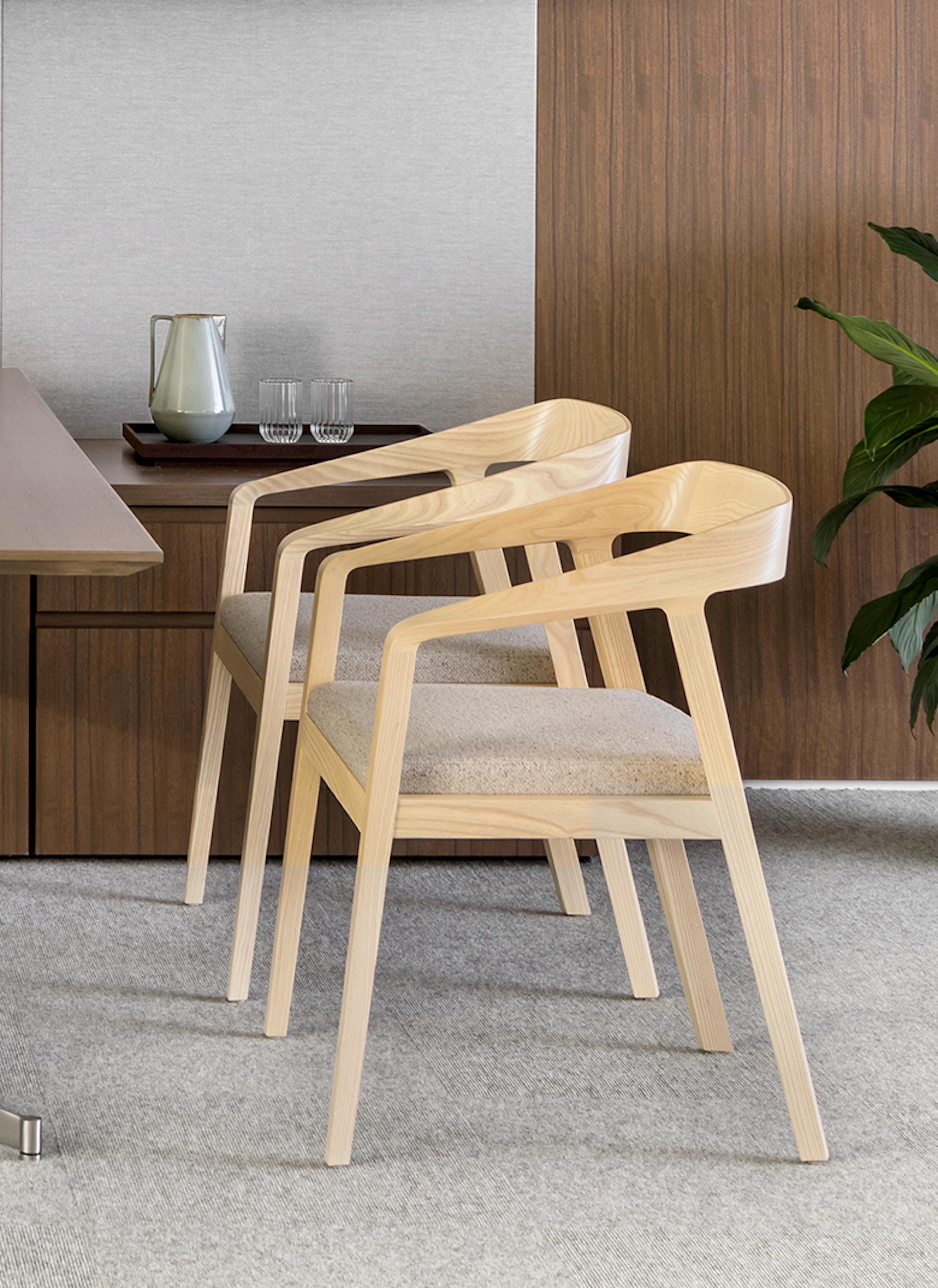 Full Twist Guest Chair