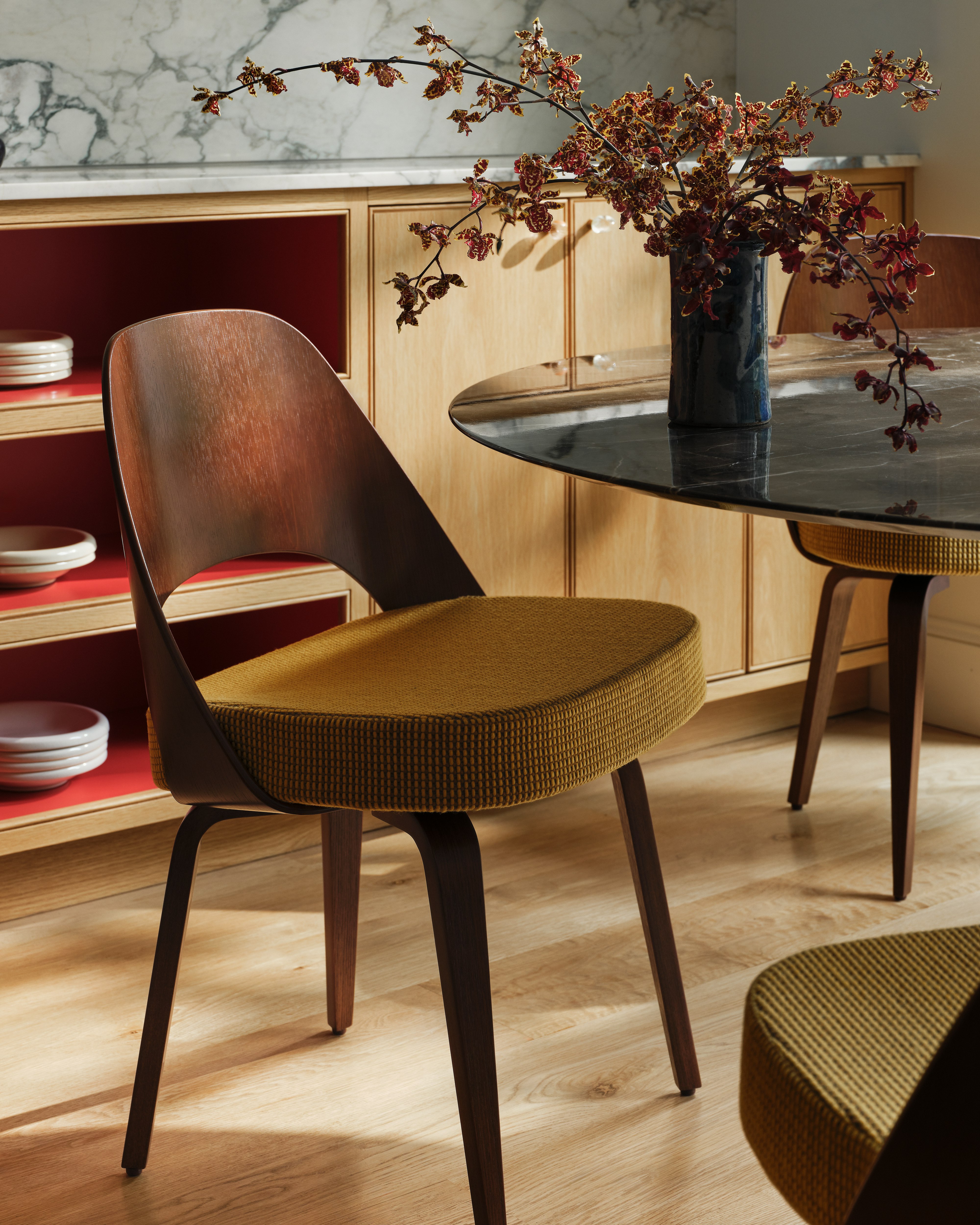 Saarinen Executive Veneer Back Side Chair