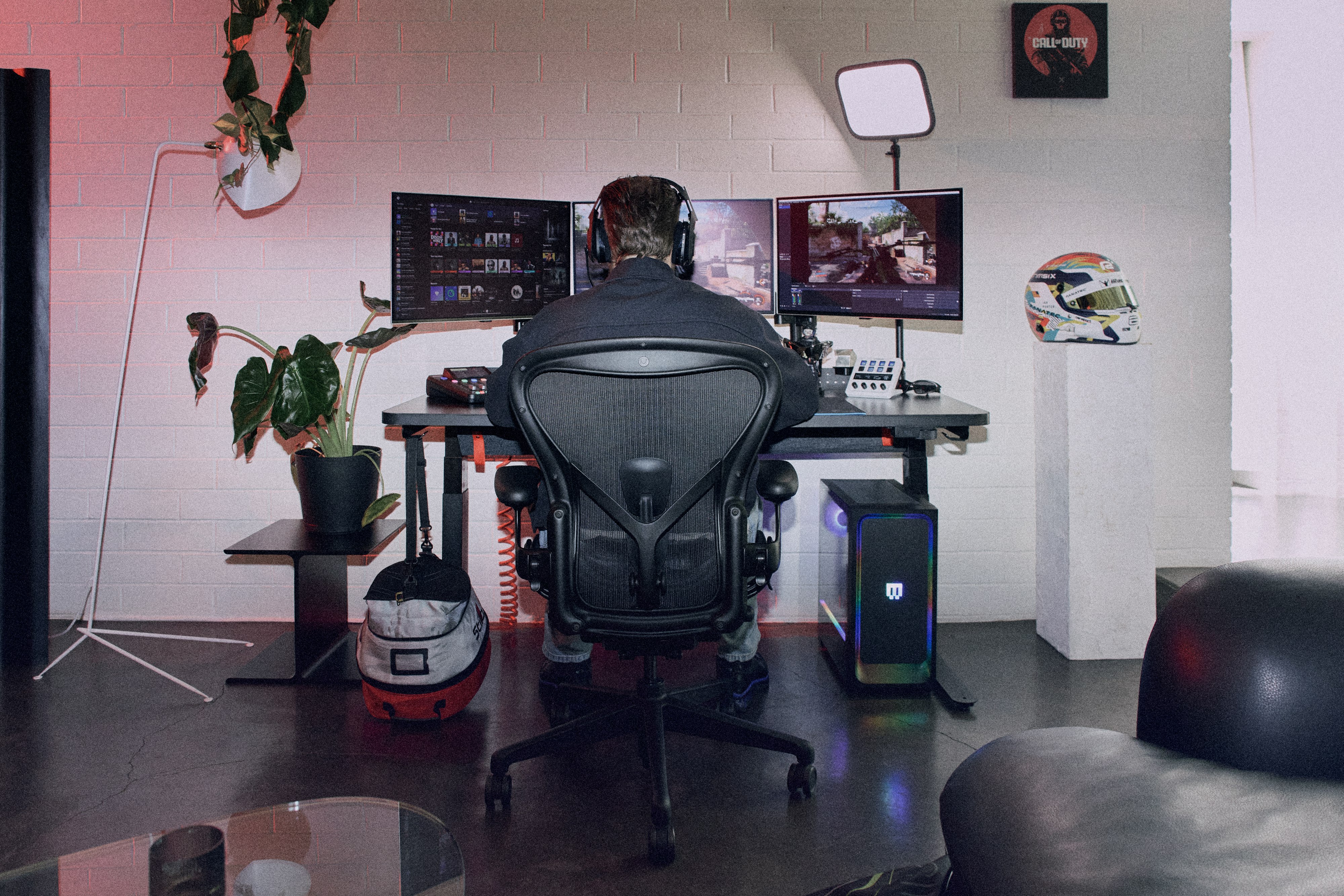 Coyl Gaming Desk with Crimsix.