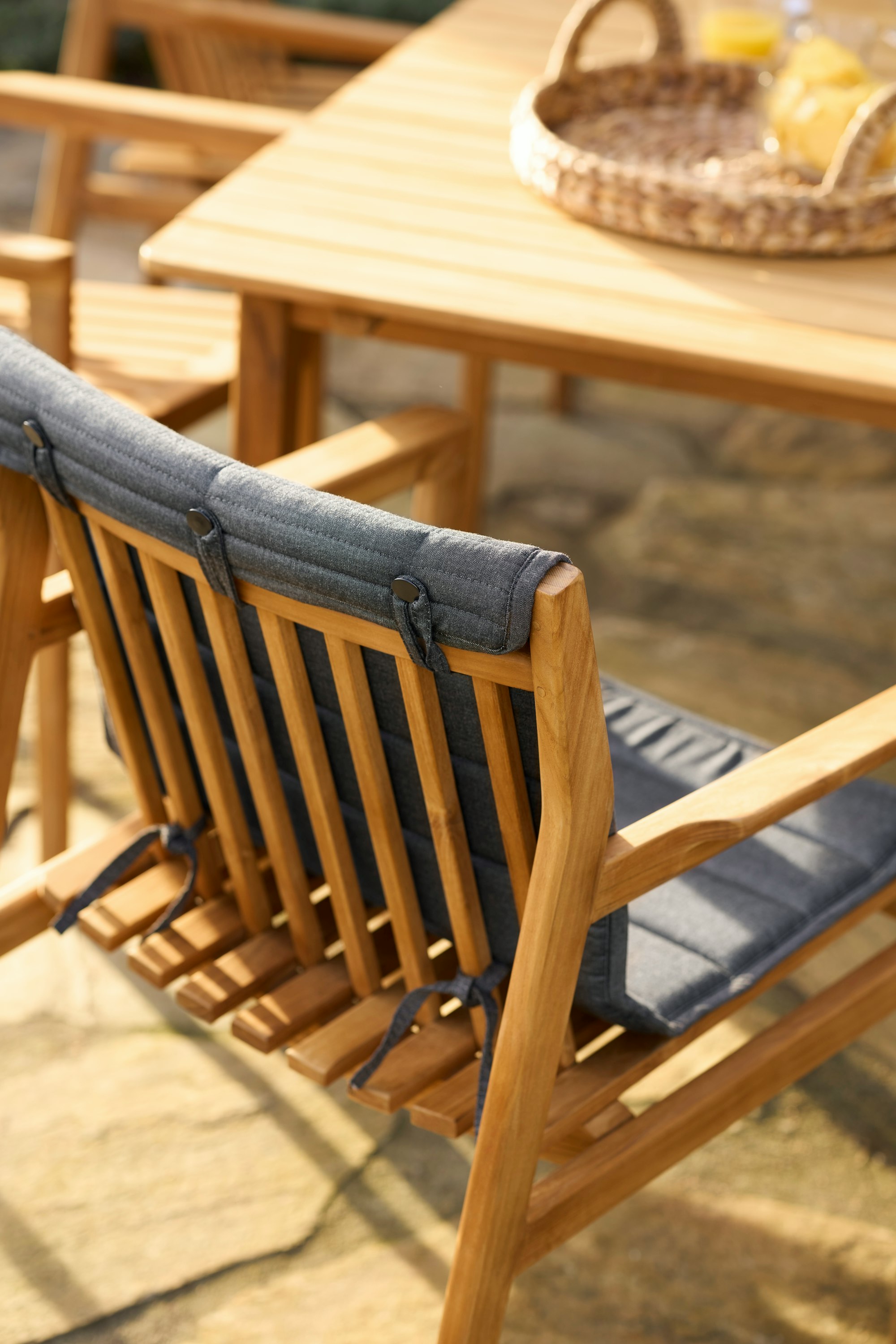 Sammen Outdoor Dining Table