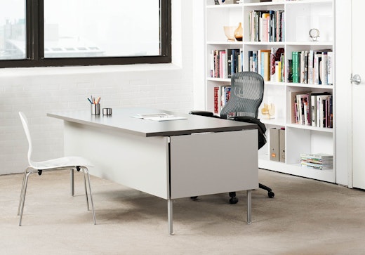 Knoll Antenna Workspaces Private Office and Generation Chair 