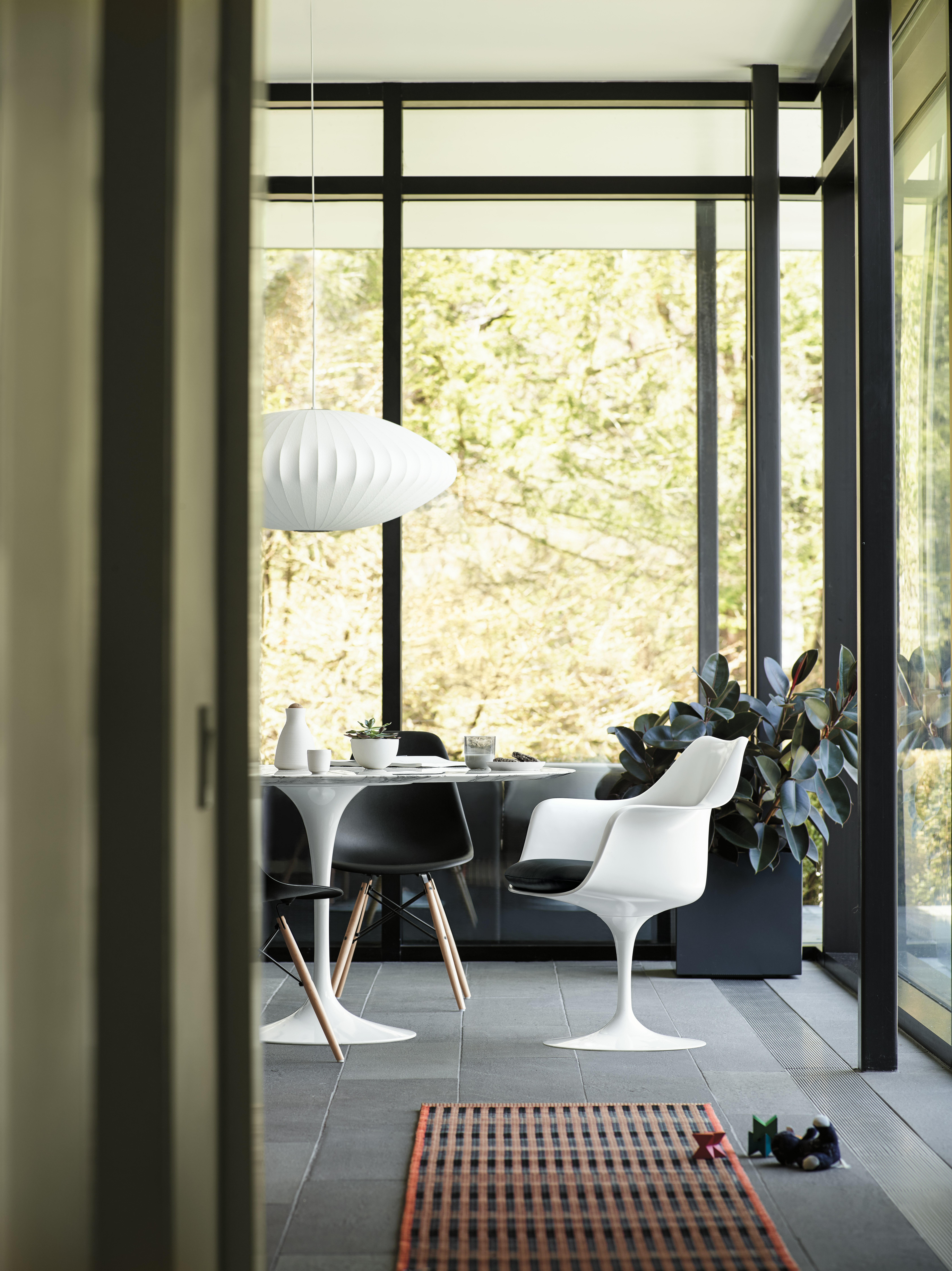 Saarinen Tulip Armchair