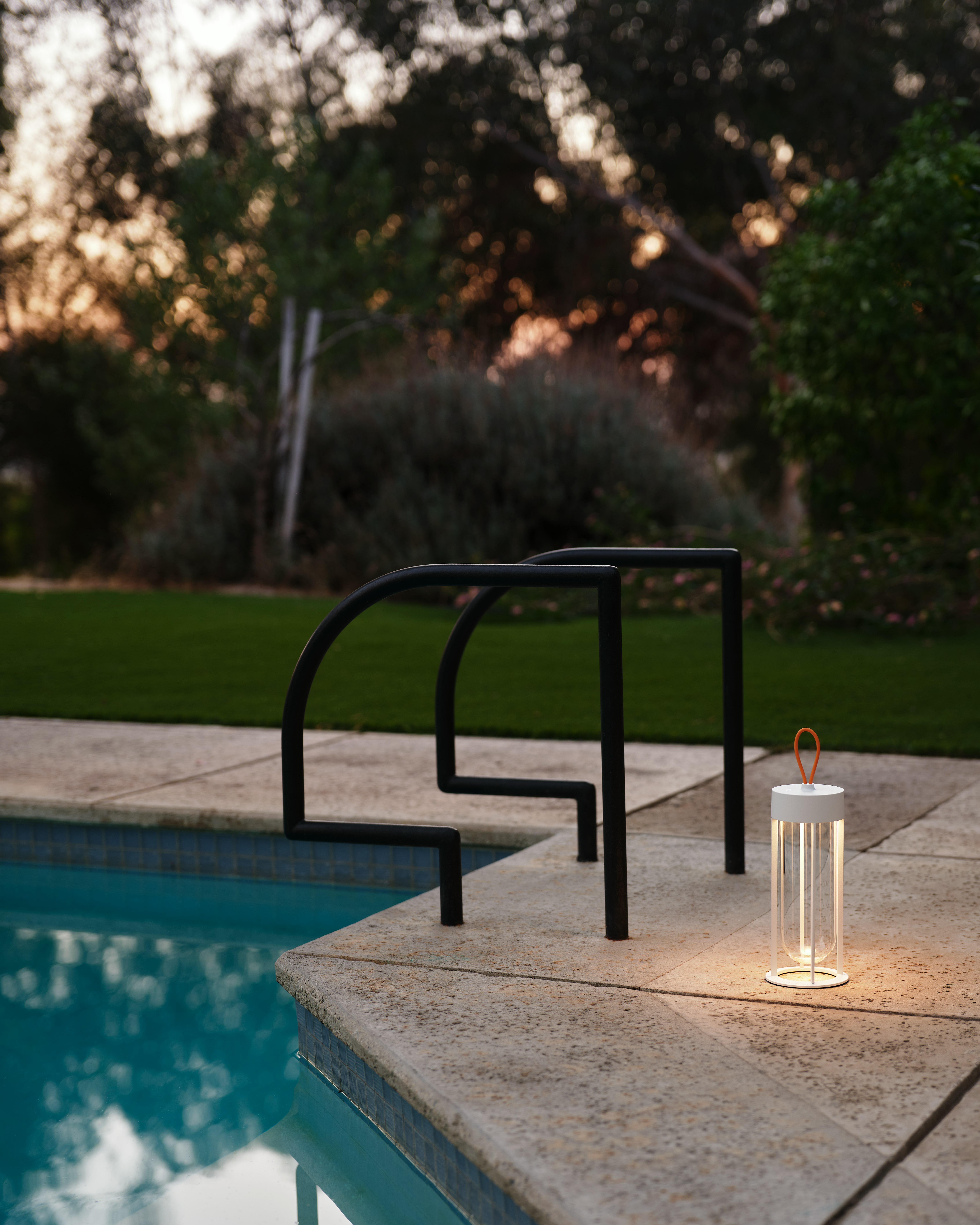 In Vitro Unplugged Portable Light