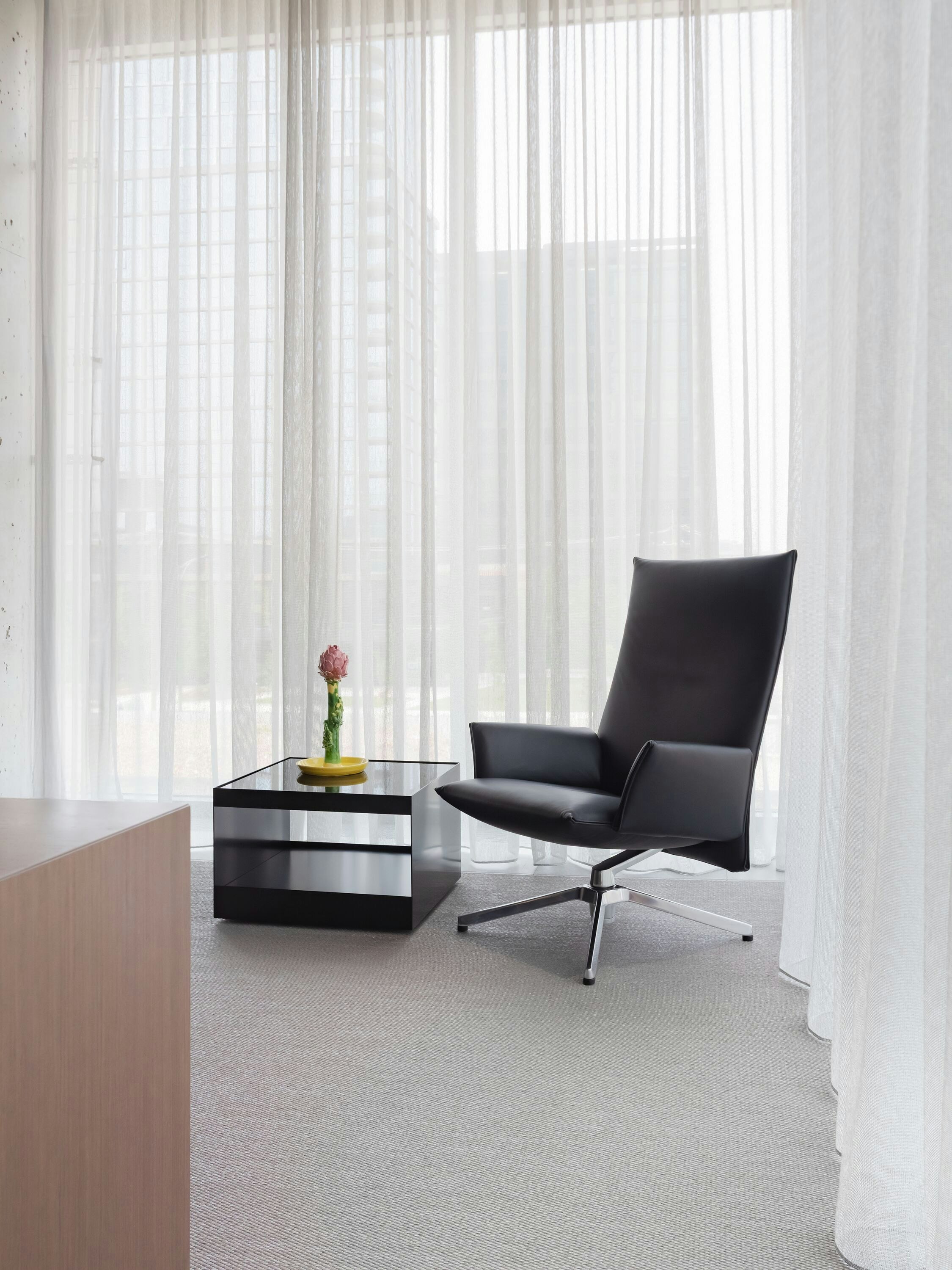 Pilot by Knoll High Back | Knoll