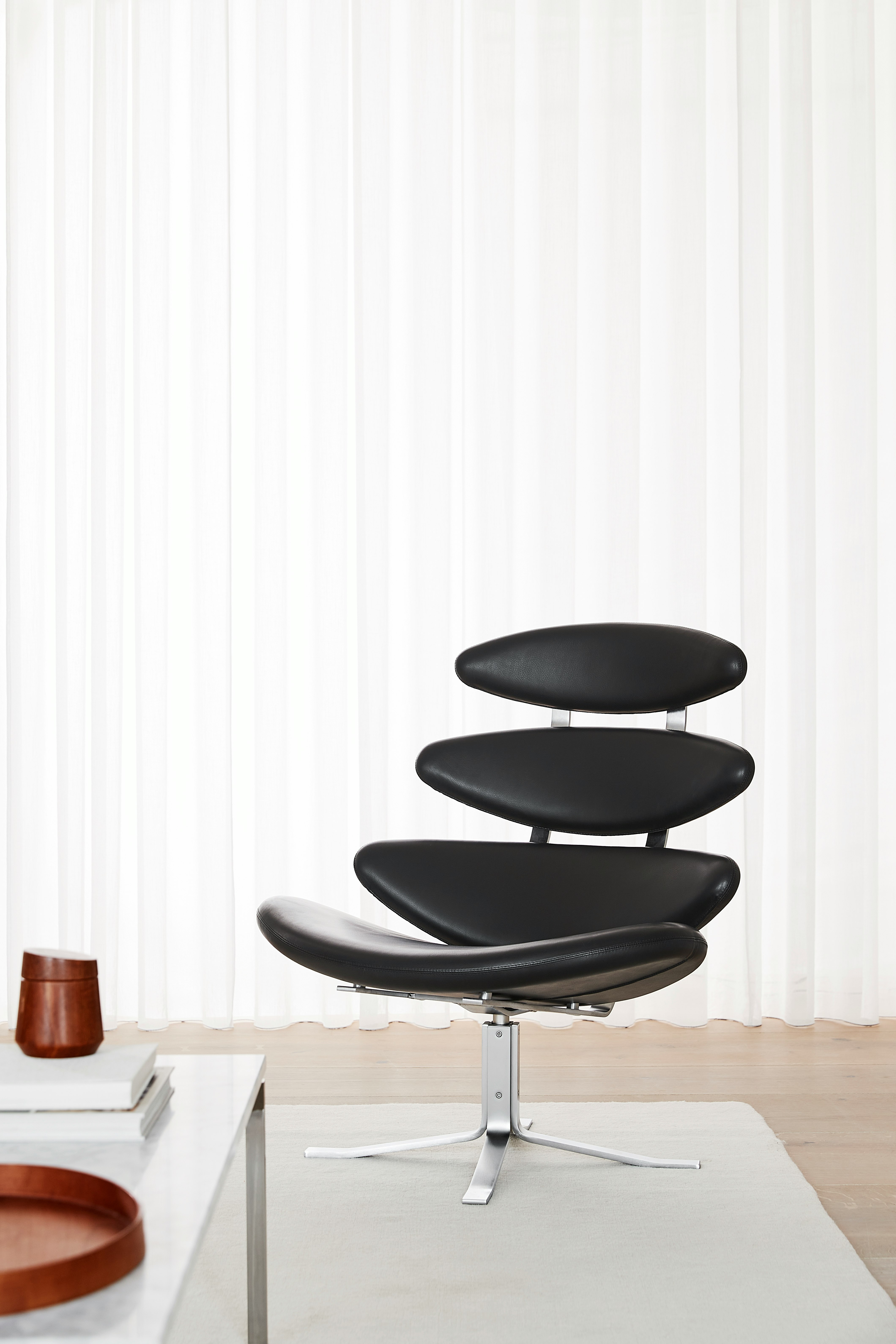 Corona Lounge Chair