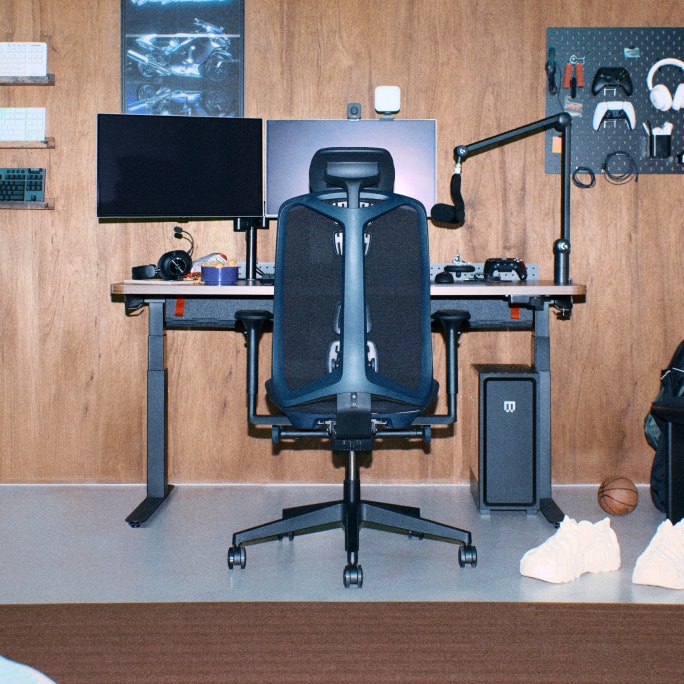 Coyl Gaming Desk