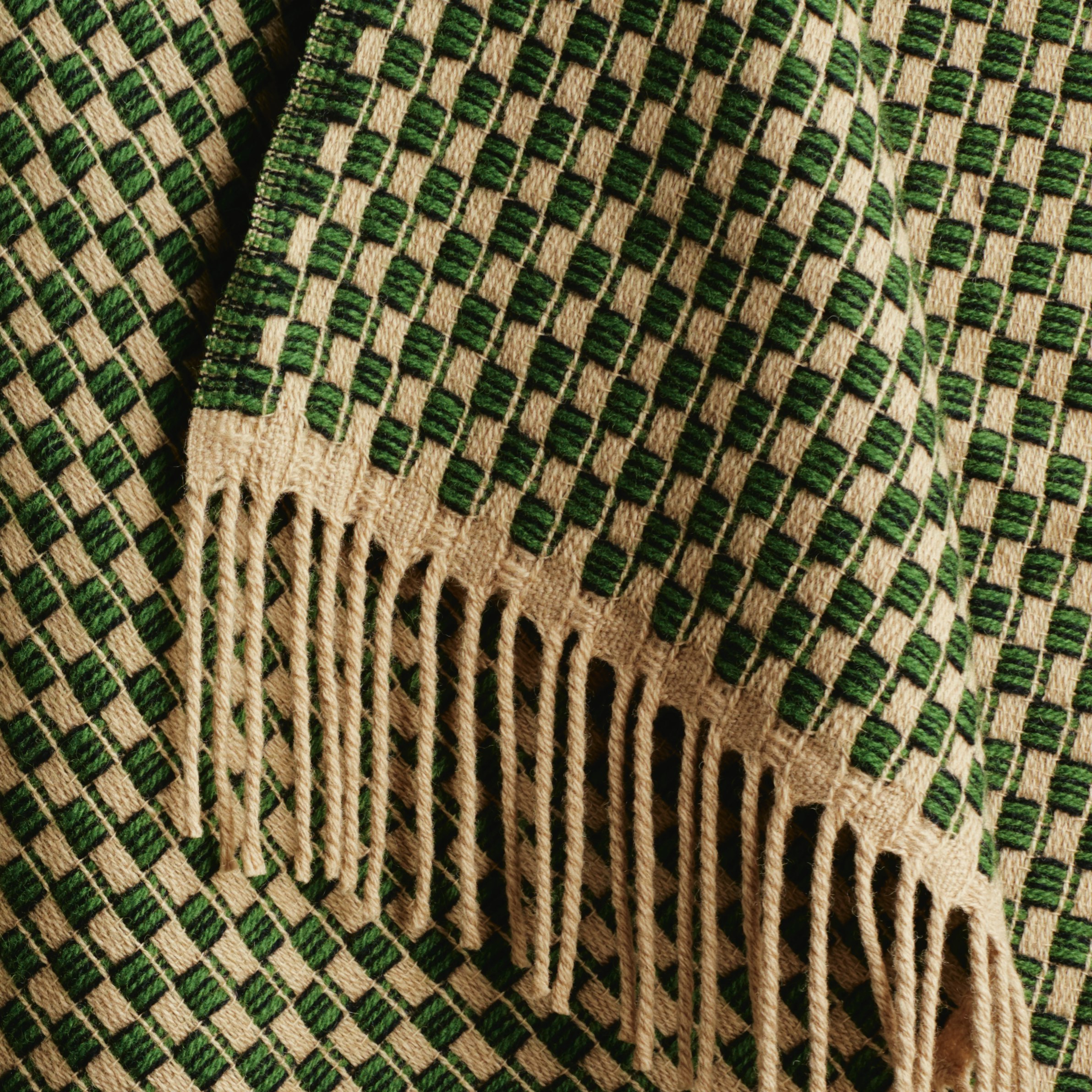 Isak Throw