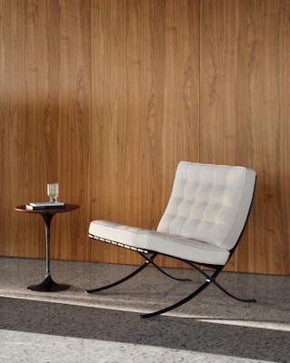 Barcelona Chair Saarinen Side Table