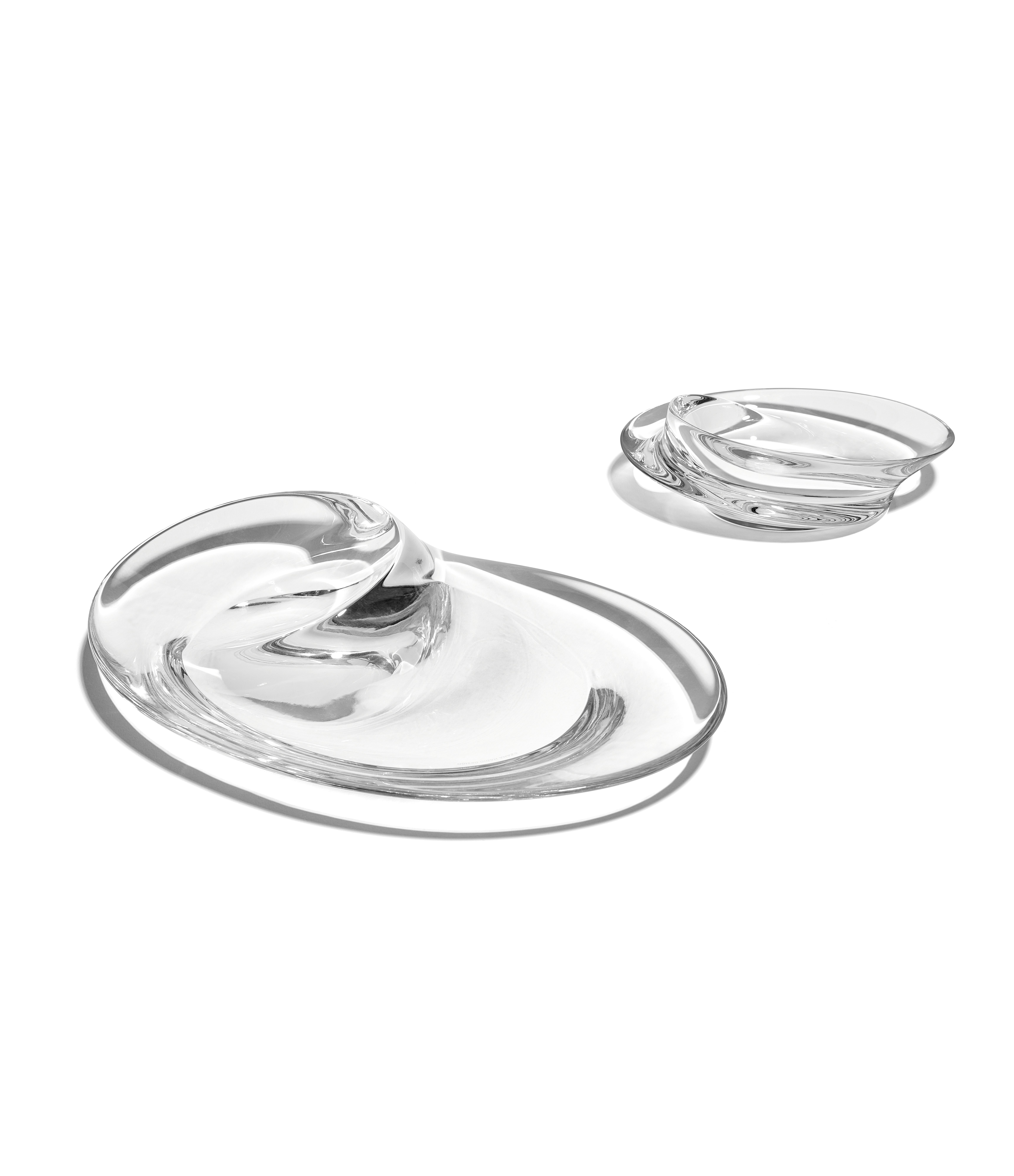 A detailed look at Swirl Bowl in Small, Glass.