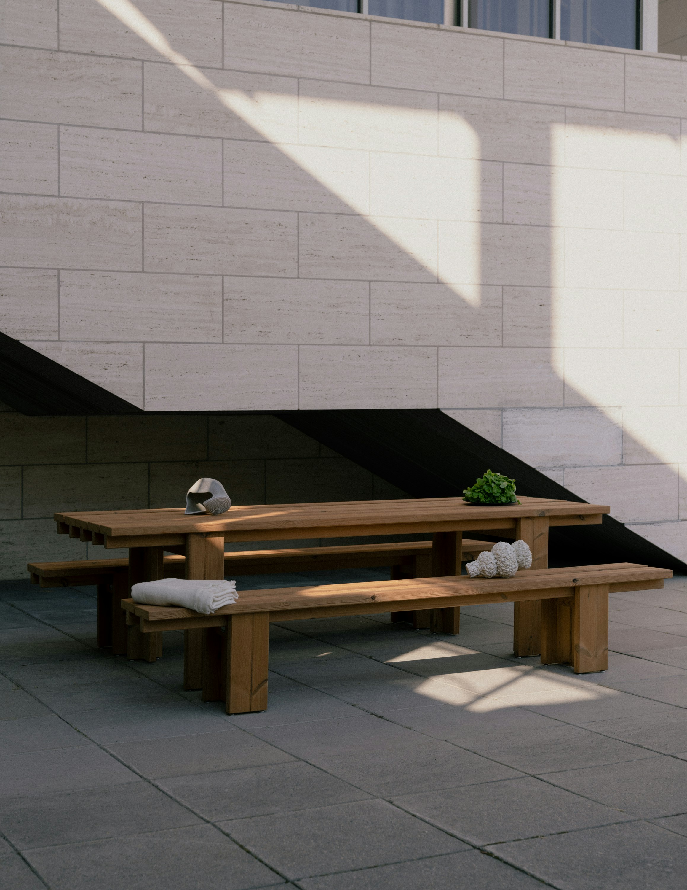 013 Osa Outdoor Dining Table