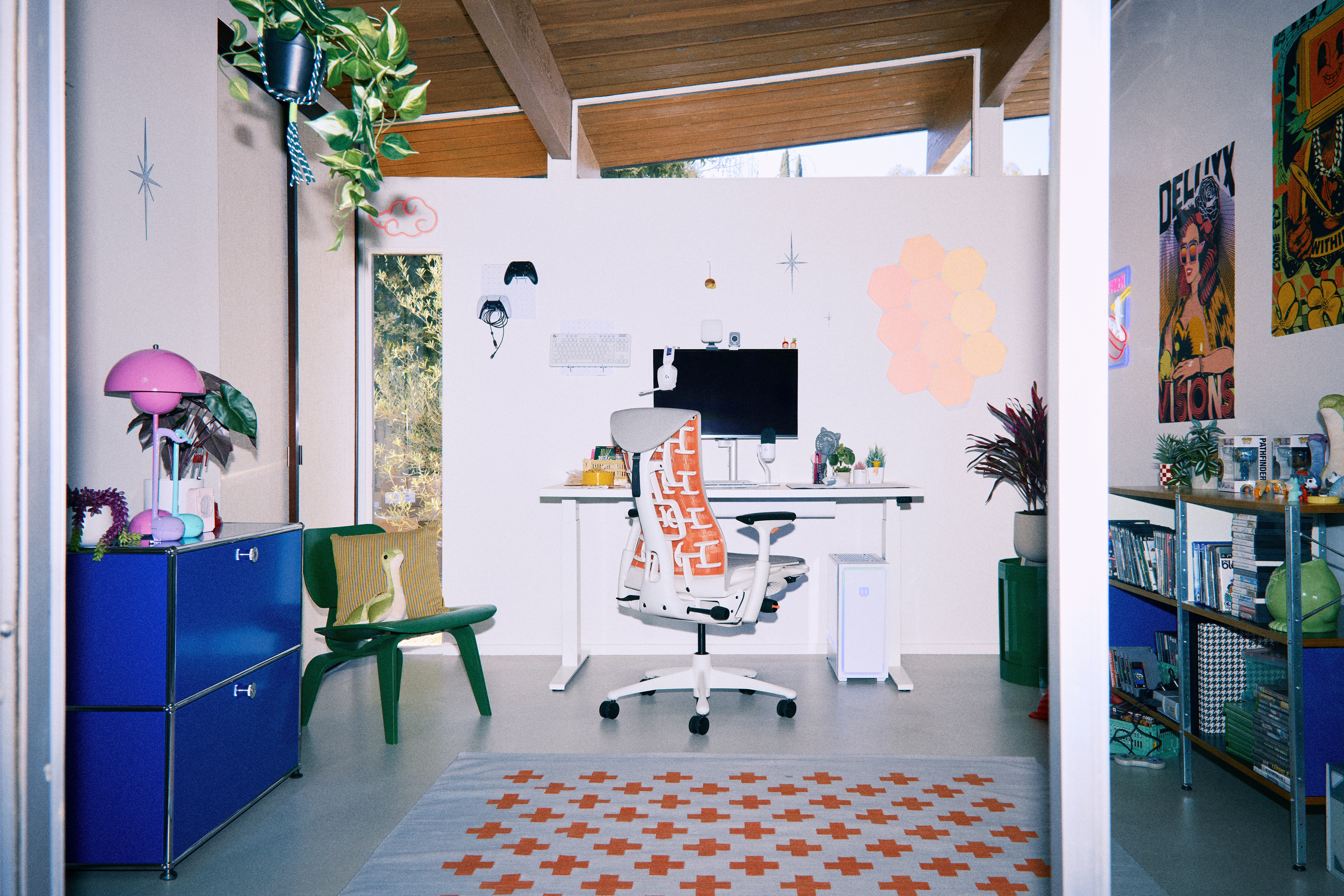 Eames Molded Plywood Lounge Chair Wood Base (LCW)