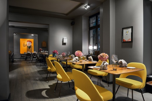 Saarinen Executive Armless Chair