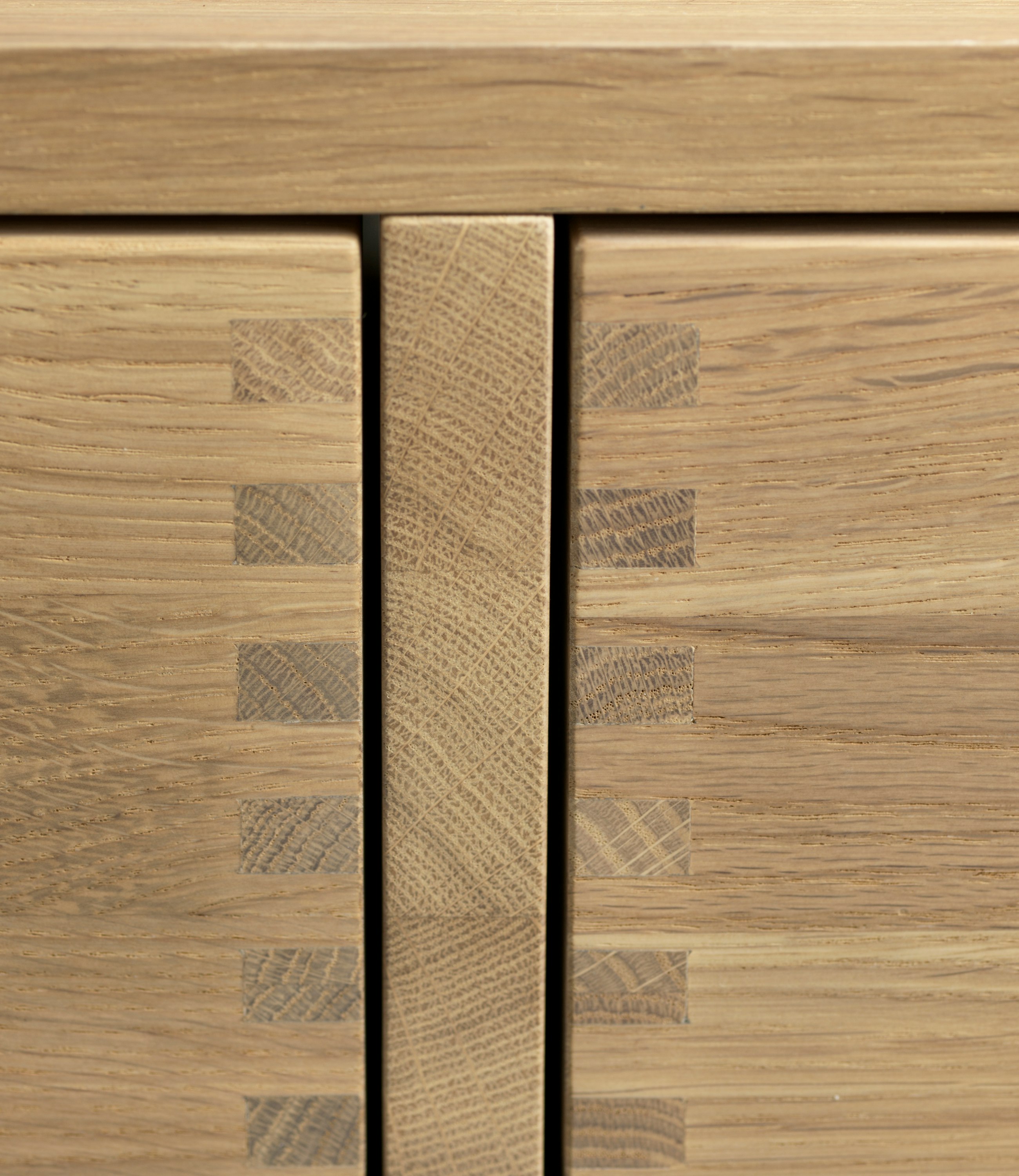 A detailed look at F24 Storage Bench in Oak Natural.