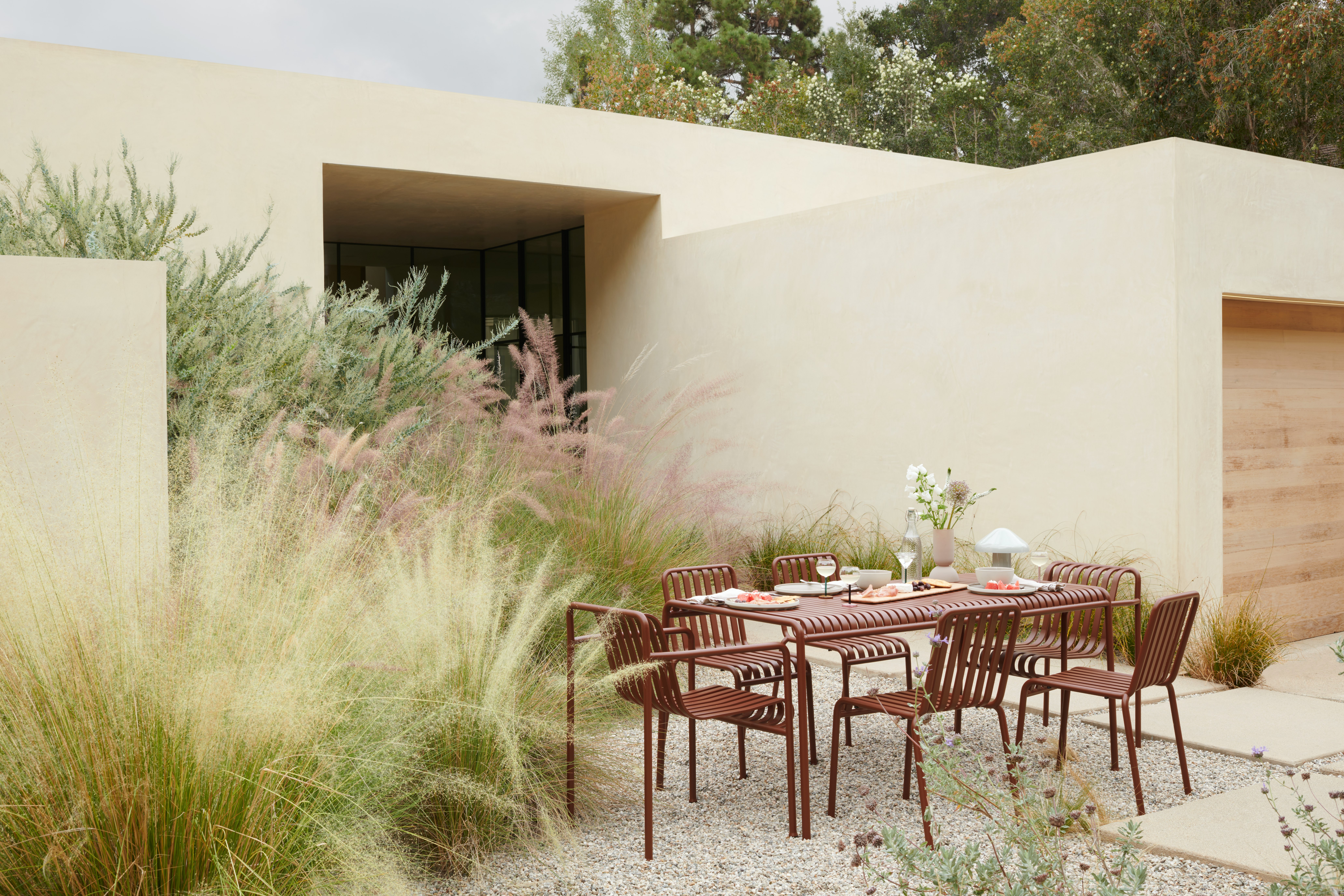 Terassi Sofa and Lounge Chair by the pool