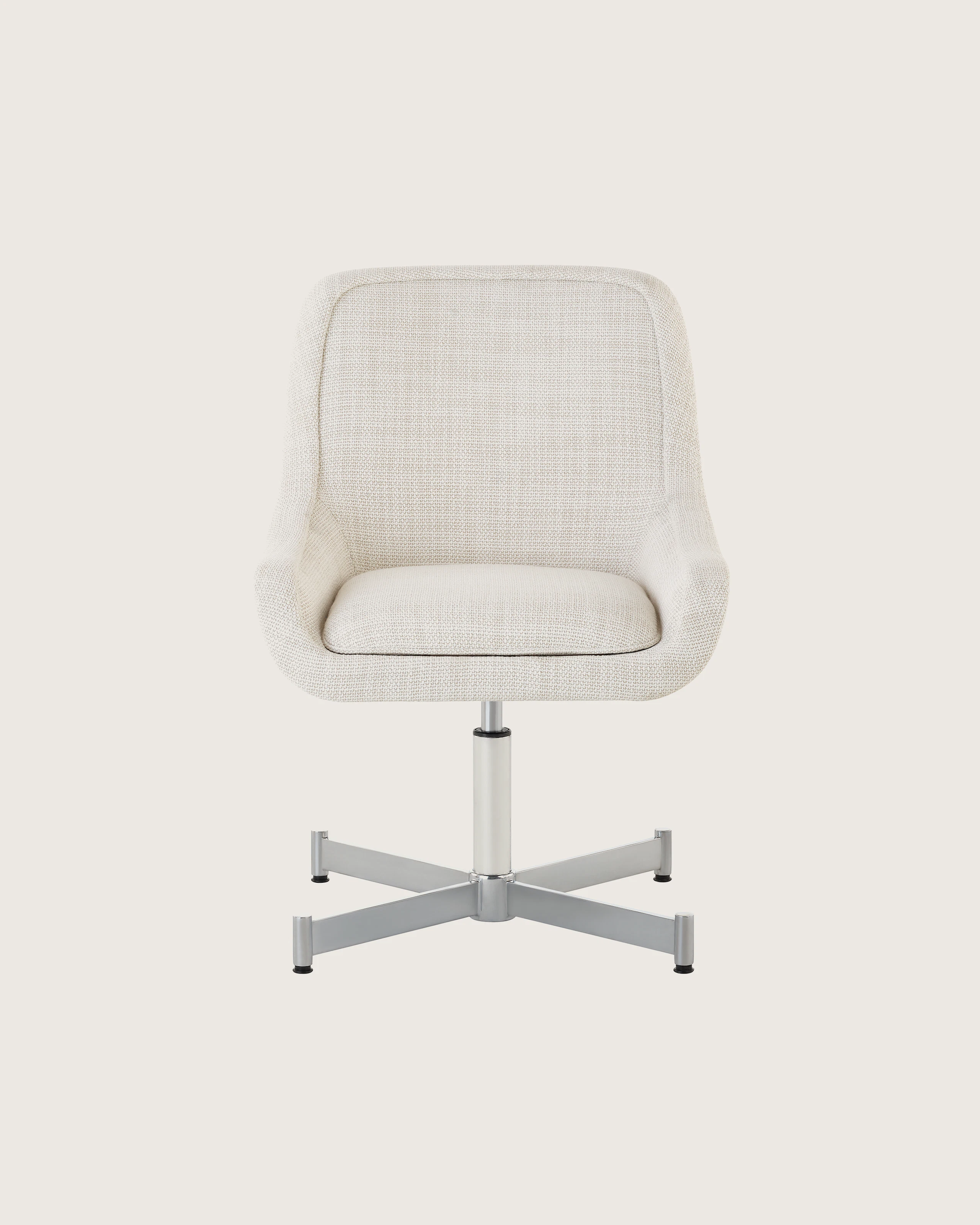 Bumper Armchair with low arms in a four star base.