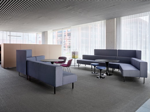 Skyline Lounge Saarinen Table Lounge Height Tulip Stool Bertoia Side Chair