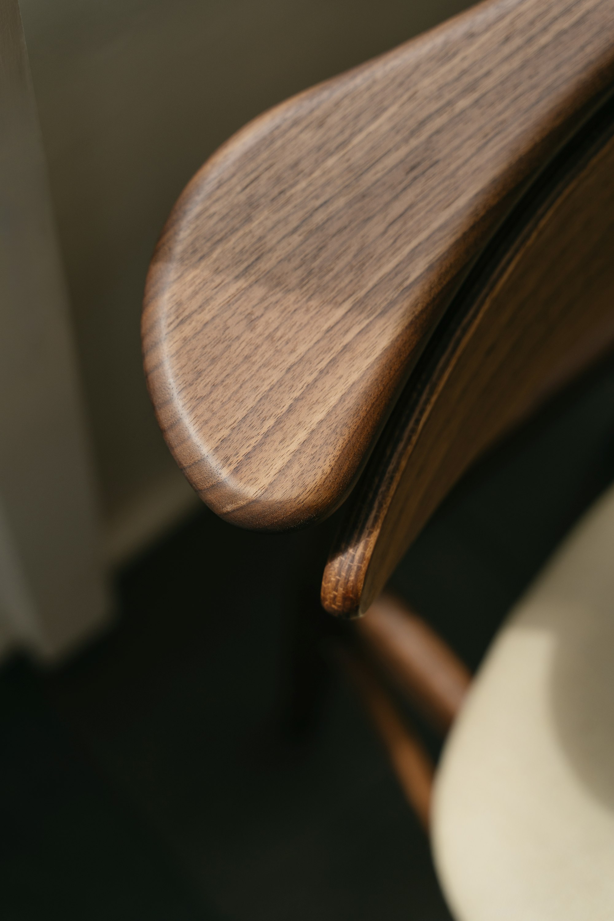 Reading Chair - Oak Dark Oil, Walnut, Vidar, 1511 Almond
