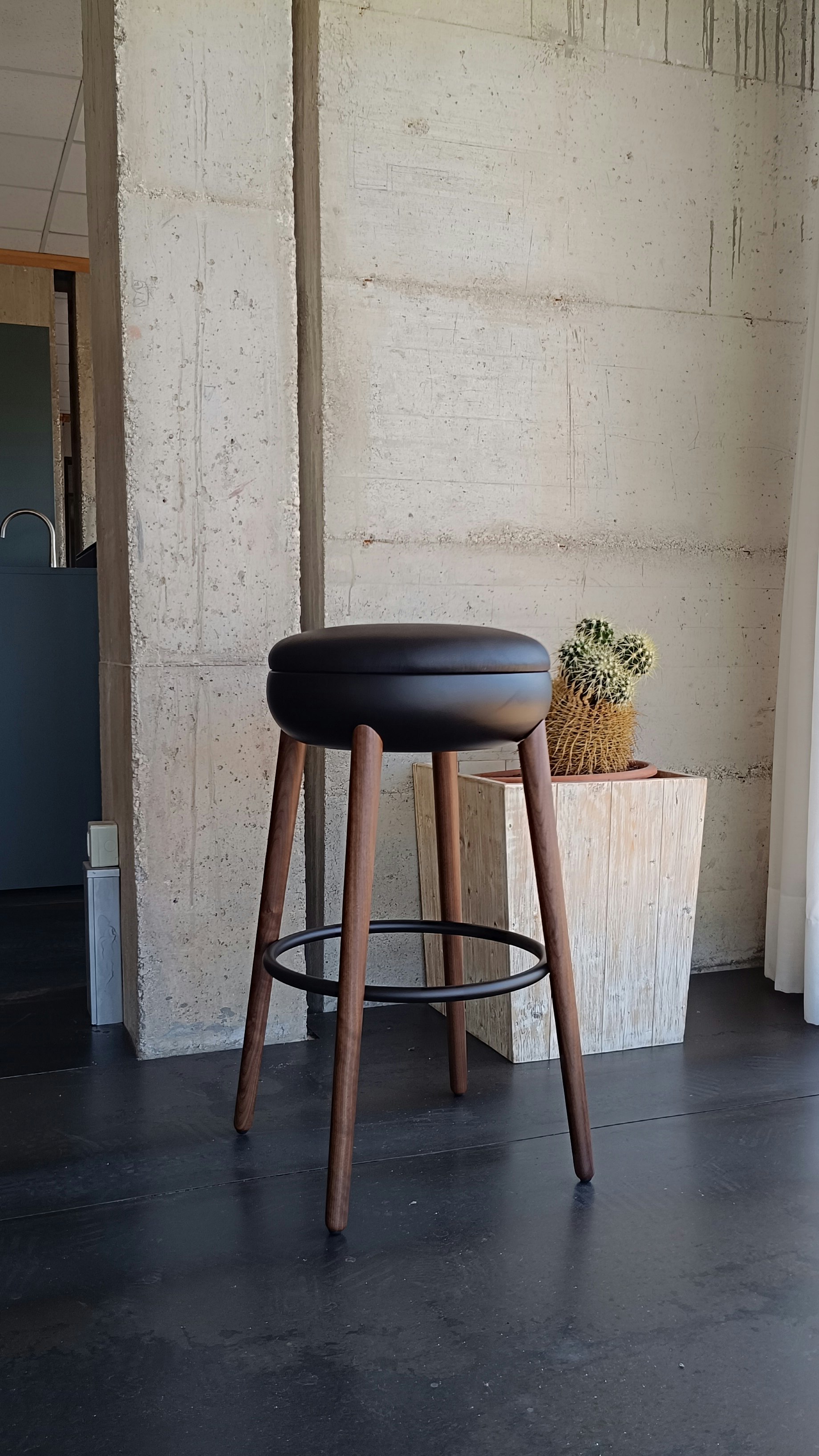 Pok&eacute; Stool