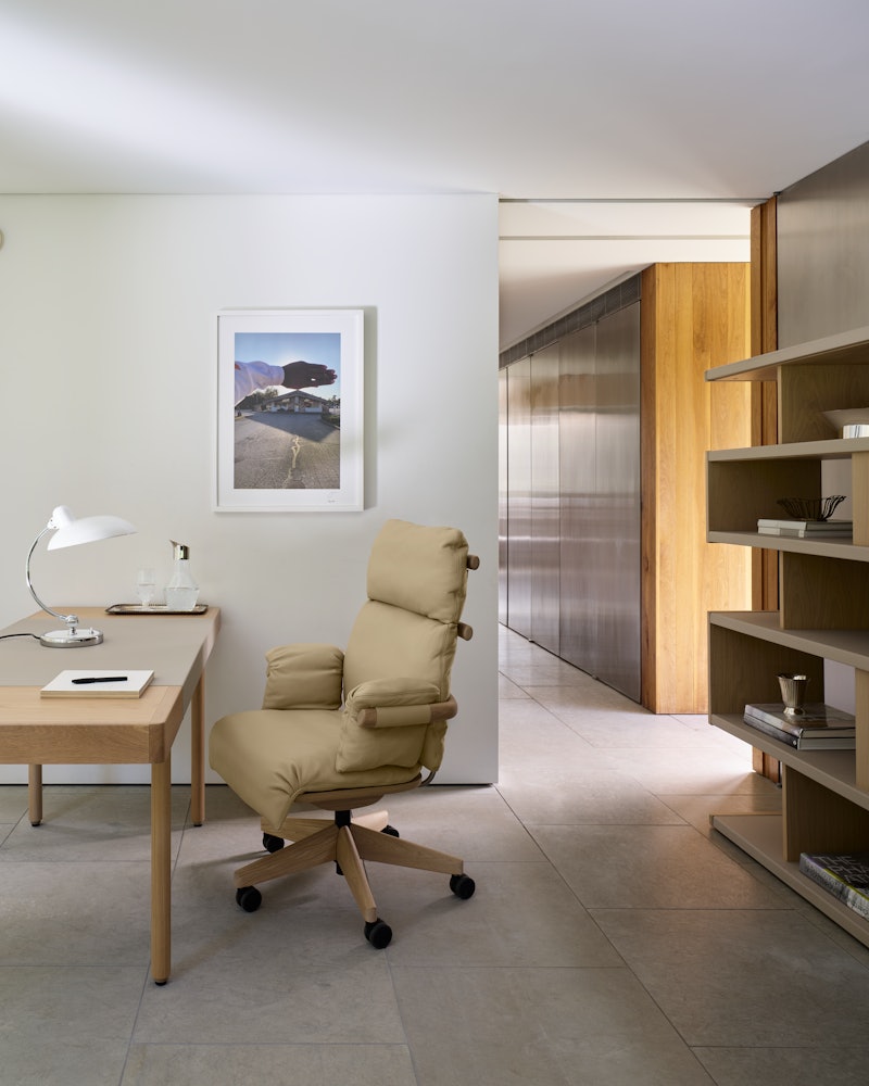 Ramus Chair