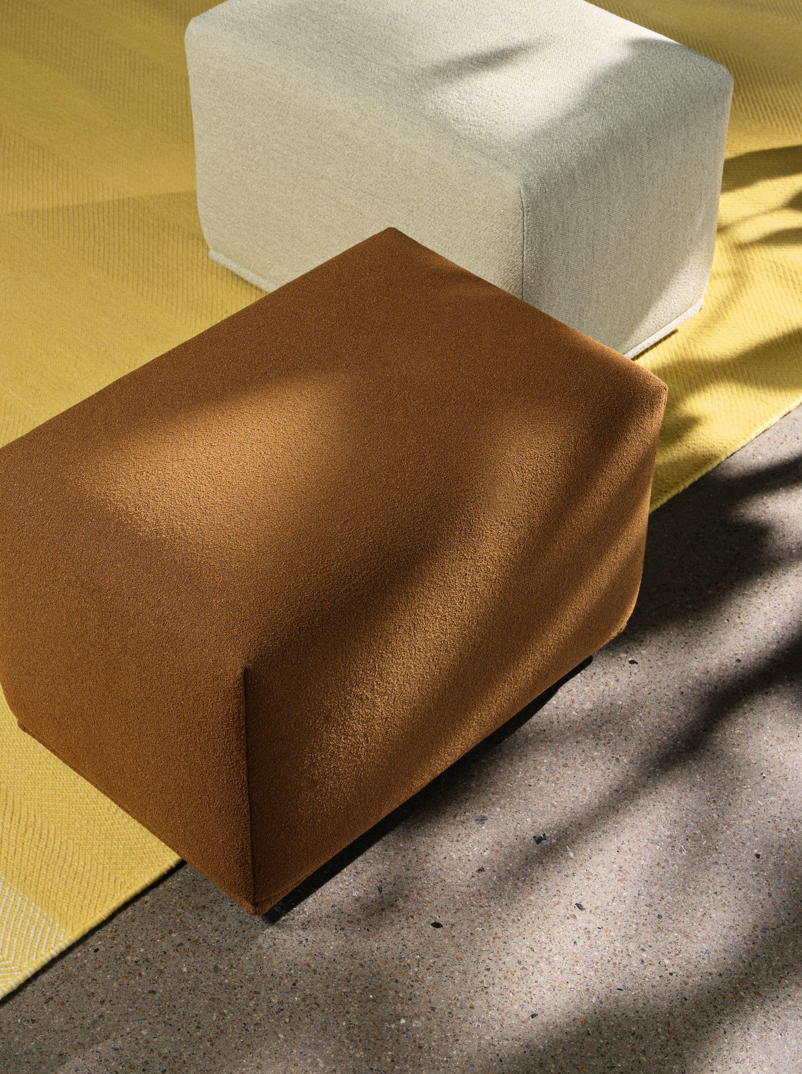 Echo pouf ecriture 910 acca 0361 varjo yellow concept