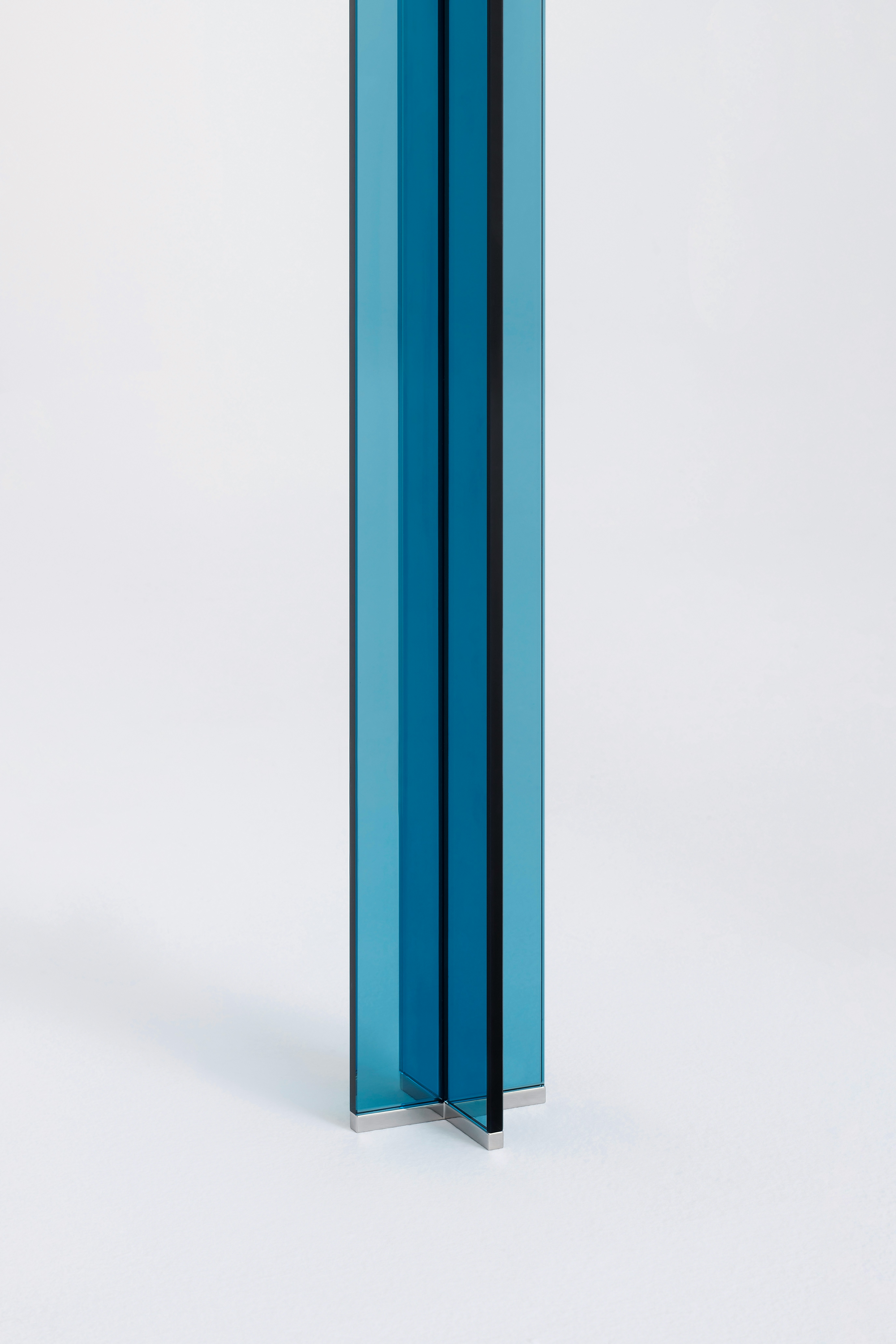 X-T Dining Table - Round, 59", Blue Pasted Glass