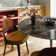 Saarinen Executive with veneer back dining chair at a Saarinen Table