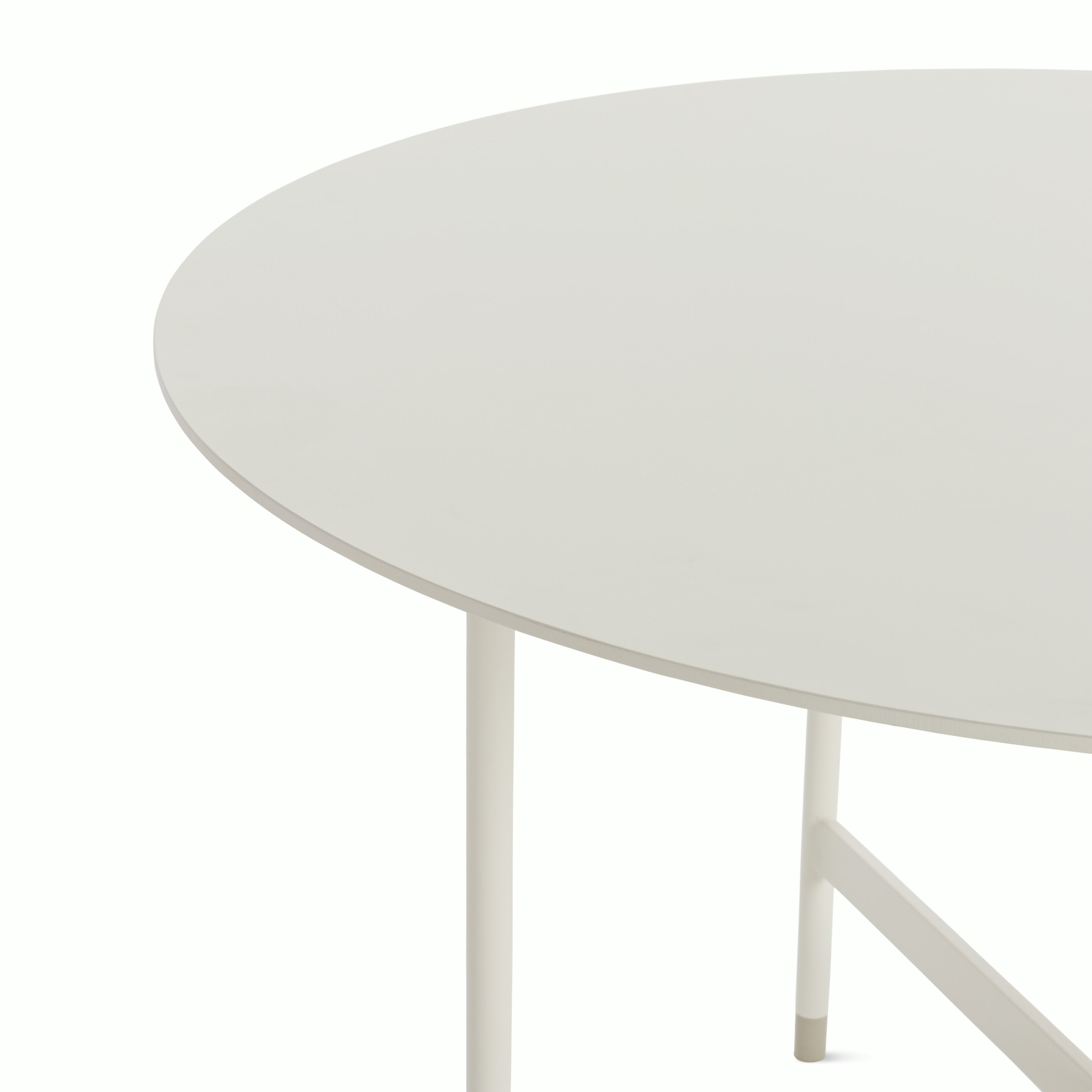 Sommer 46" Round Dining Table"
