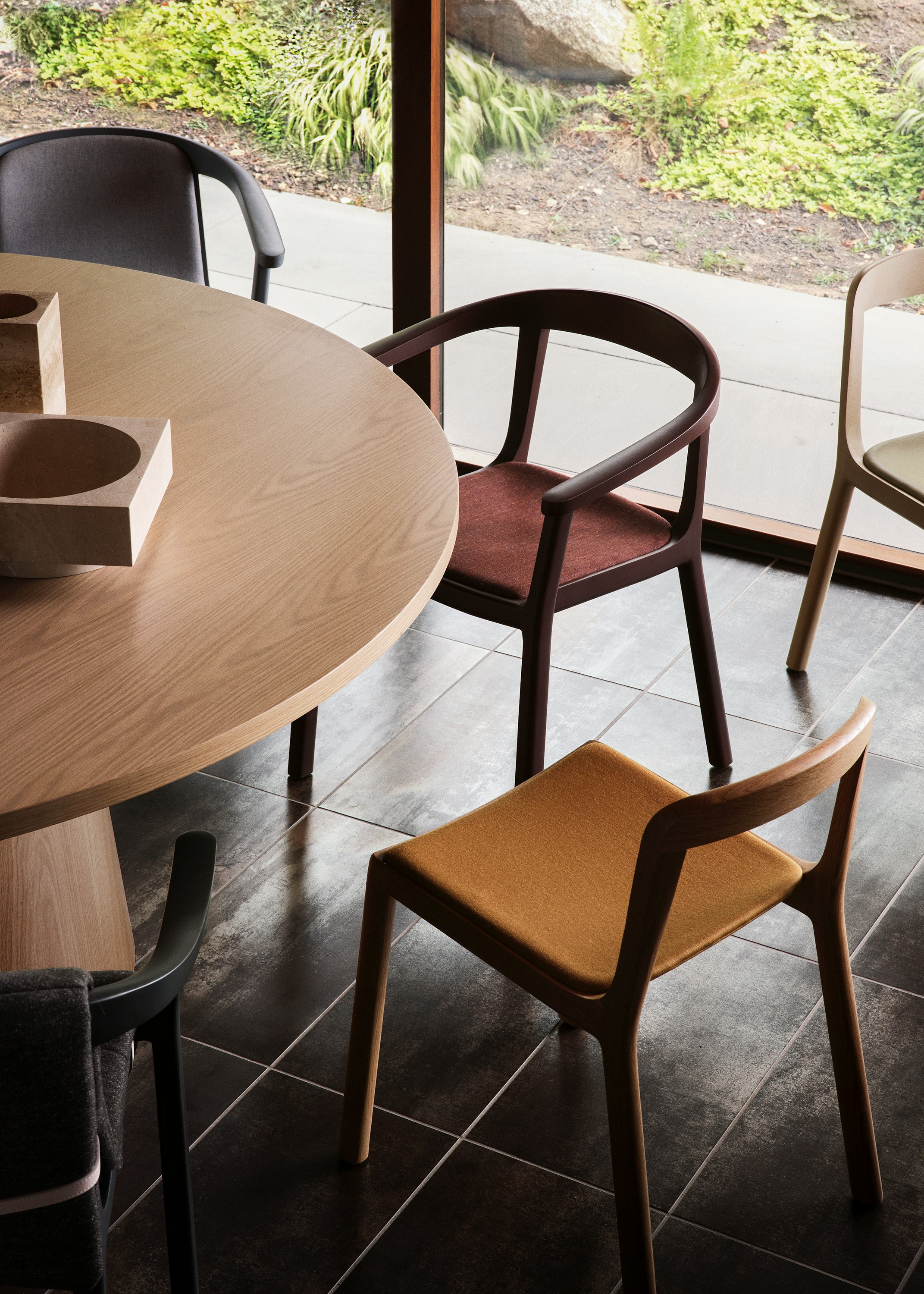 JD Meeting Table, DatesWeiser | MillerKnoll