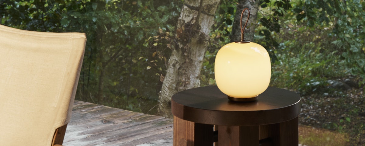 VL45 Radiohus Portable on a side table