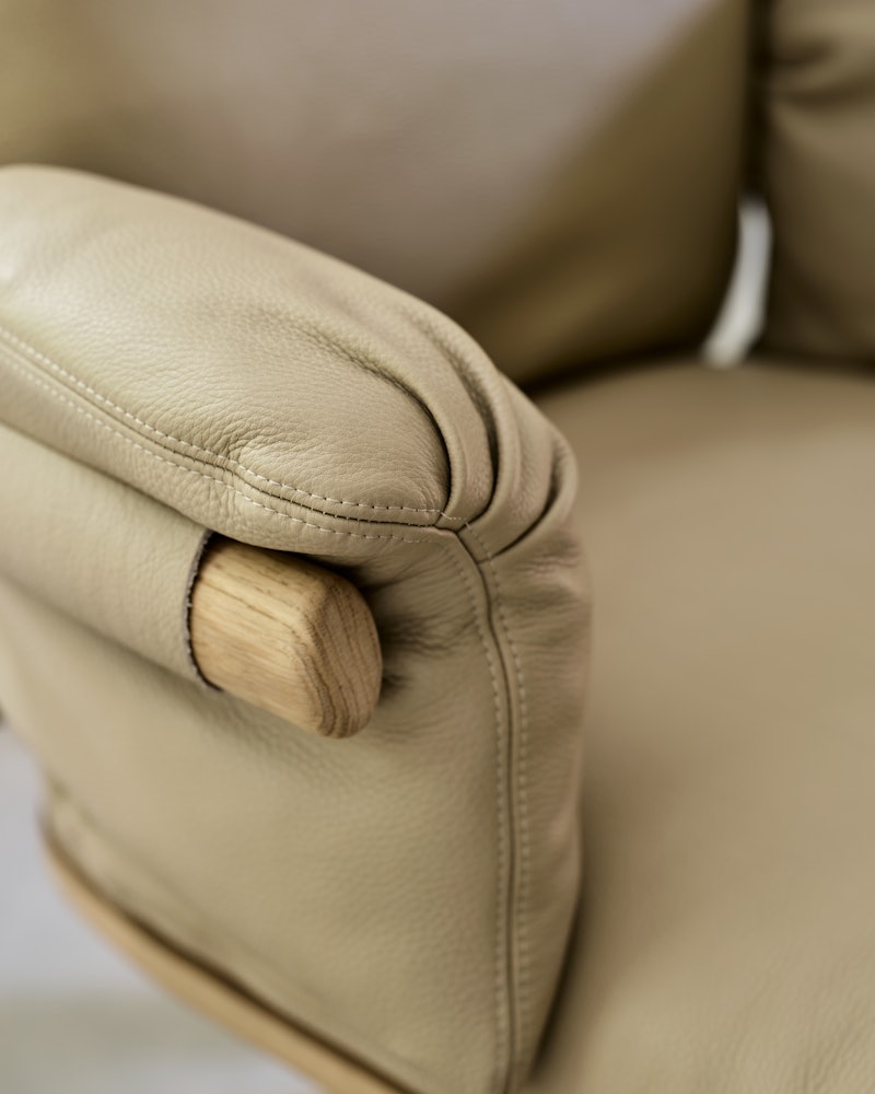 Ramus Chair
