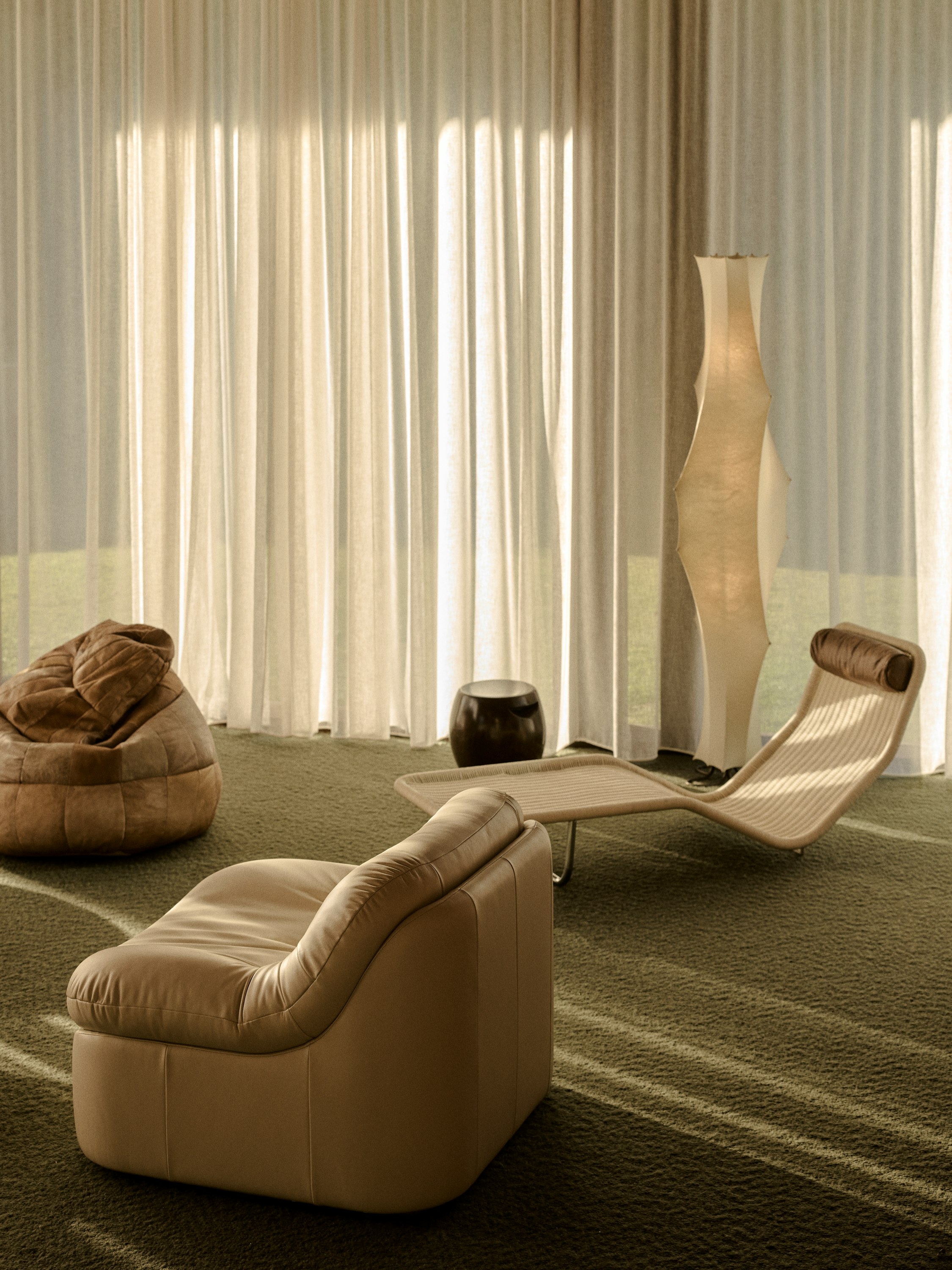 Glove Occasional Chair