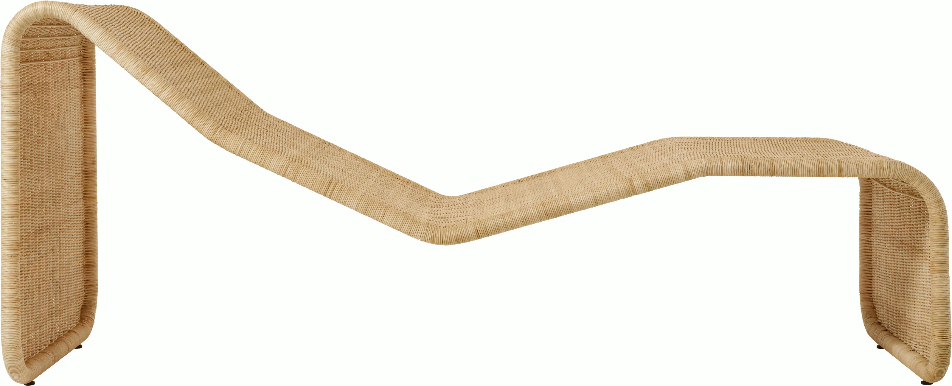 A P3.S Chaise Lounge in rattan viewed from the side.