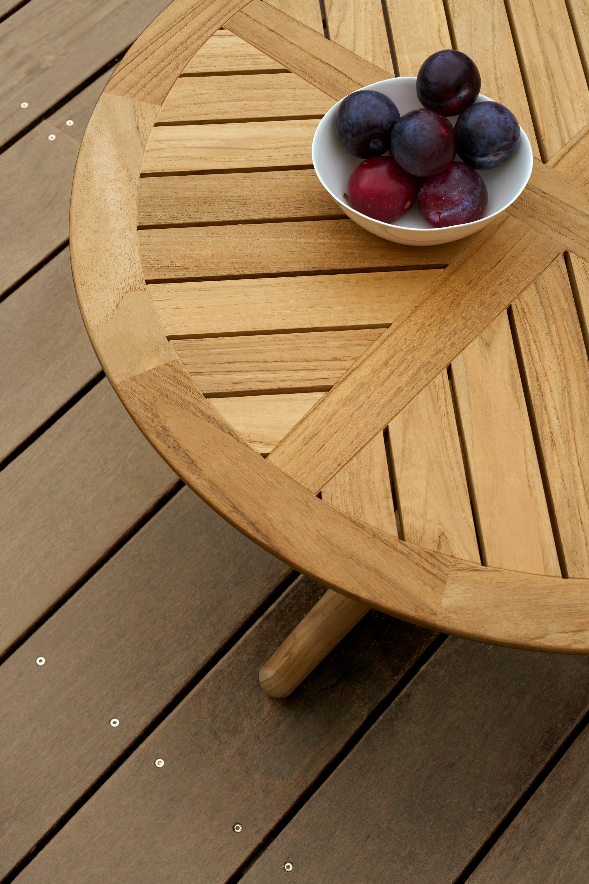 EO23 Embrace Outdoor Lounge Table - 31 inch (80cm)