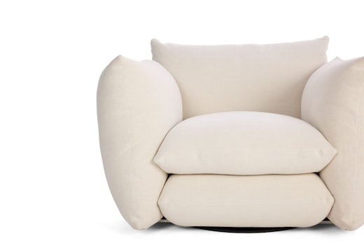 Perron Pillo Lounge Chair