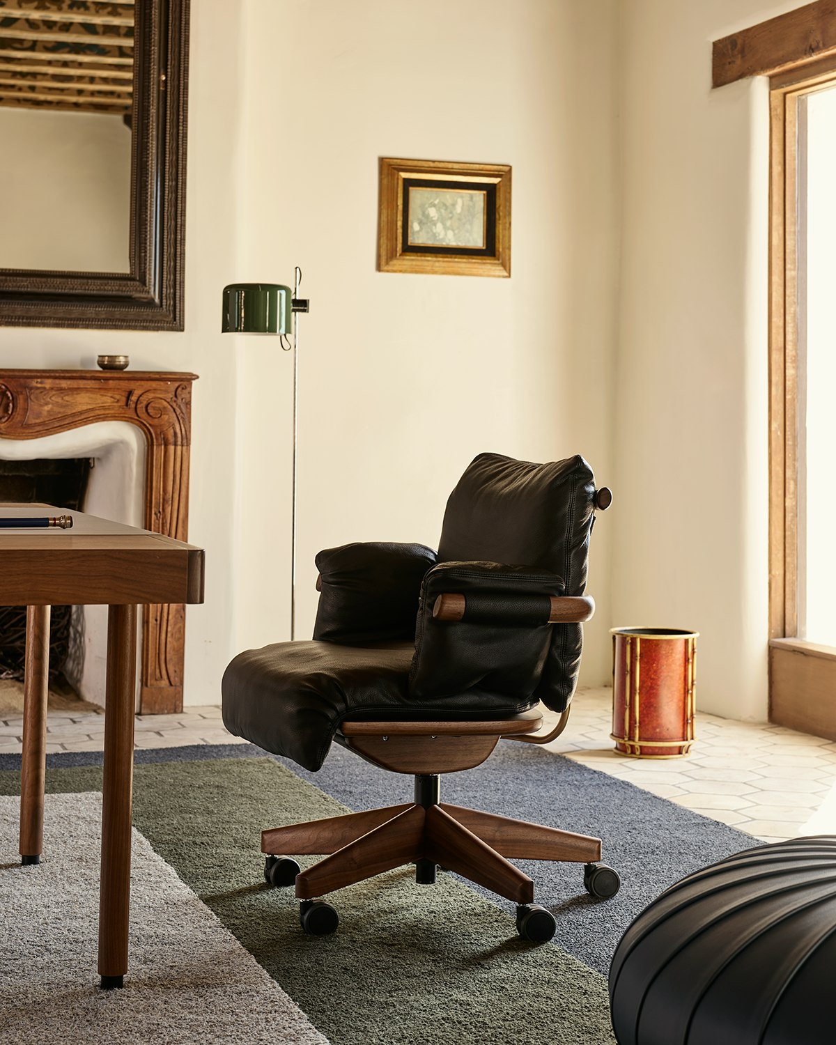 Coup&eacute; Floor Lamp