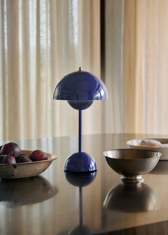 VP9 Flowerpot Portable Lamp