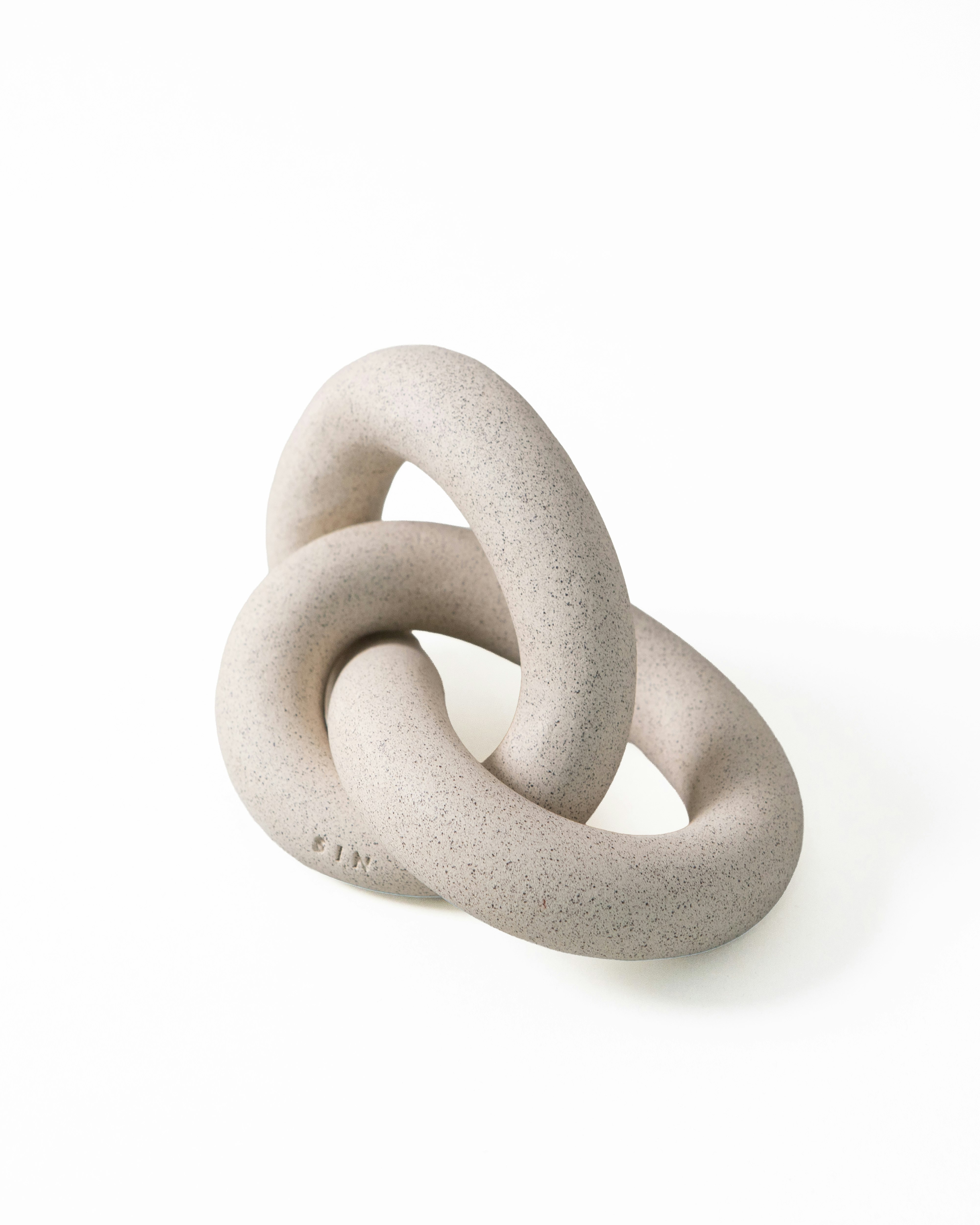 Infinity Knot - Sand