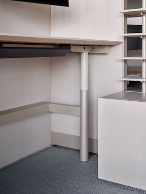 Dividends Skyline Height-Adjustable Table