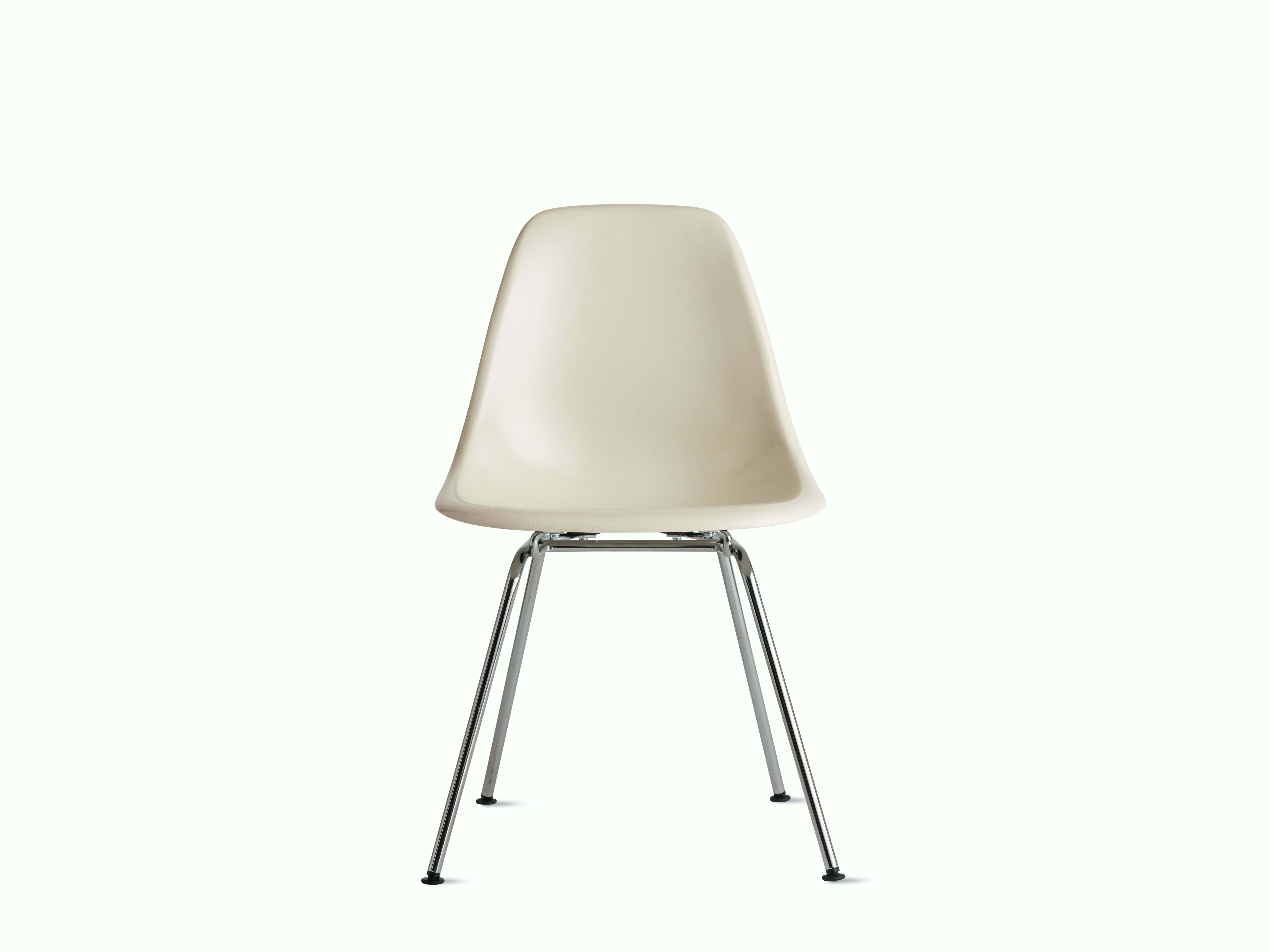 Eames Molded Fiberglass 4-Leg Side Chair (DFSX)