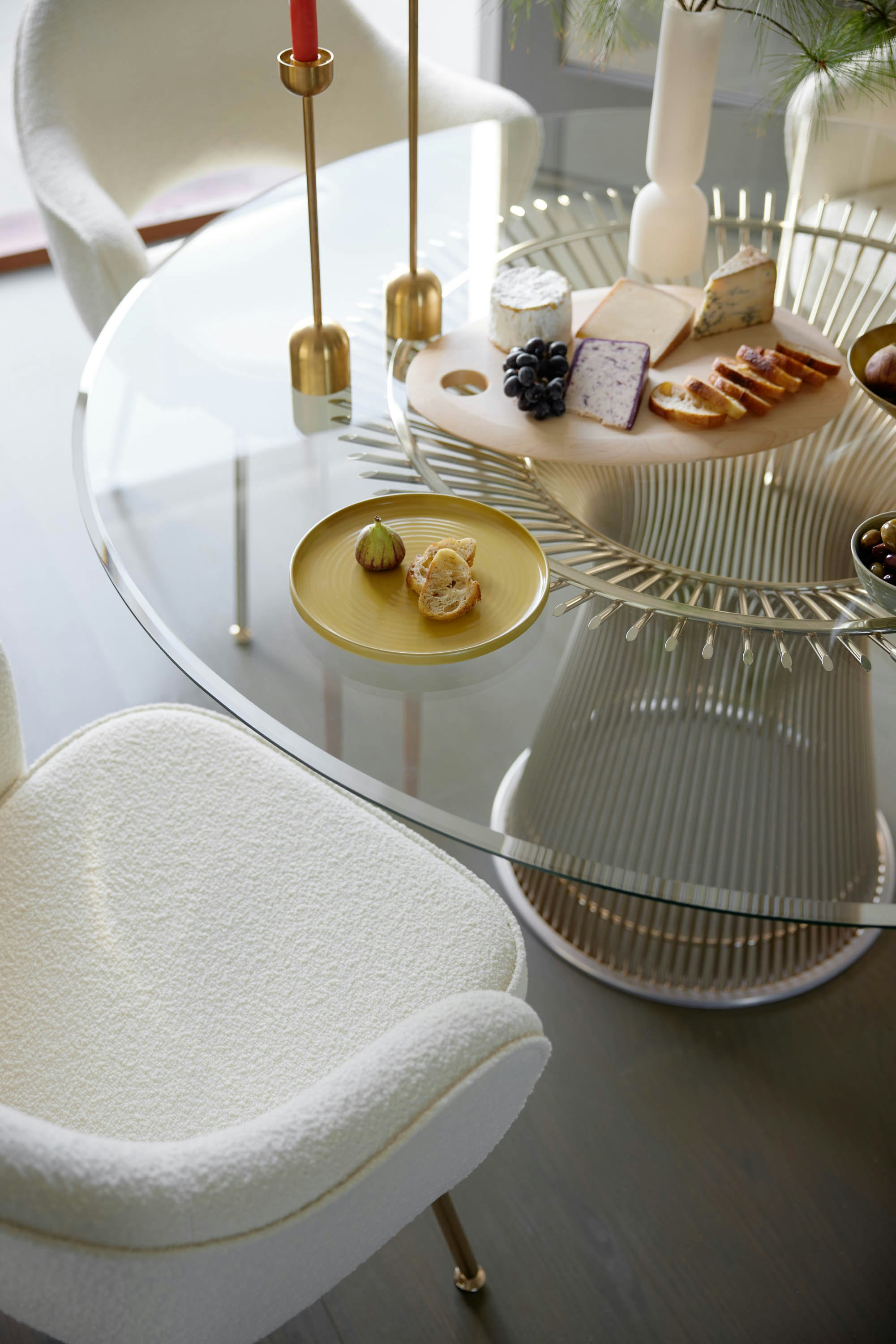 Platner Dining table Saarinen Executive chair